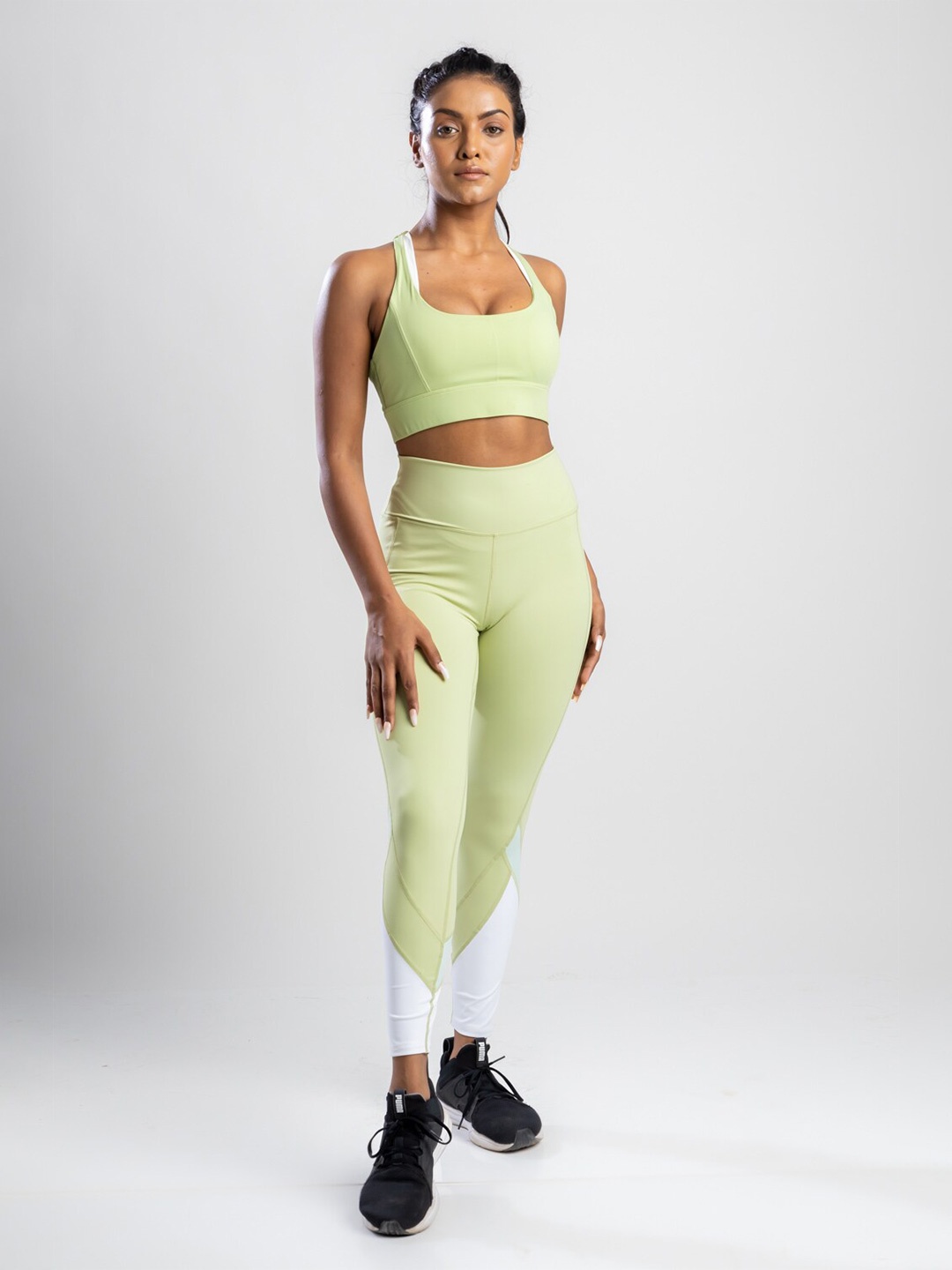 

SKNZ Antimicrobial Full Coverage Sports Bra, Green