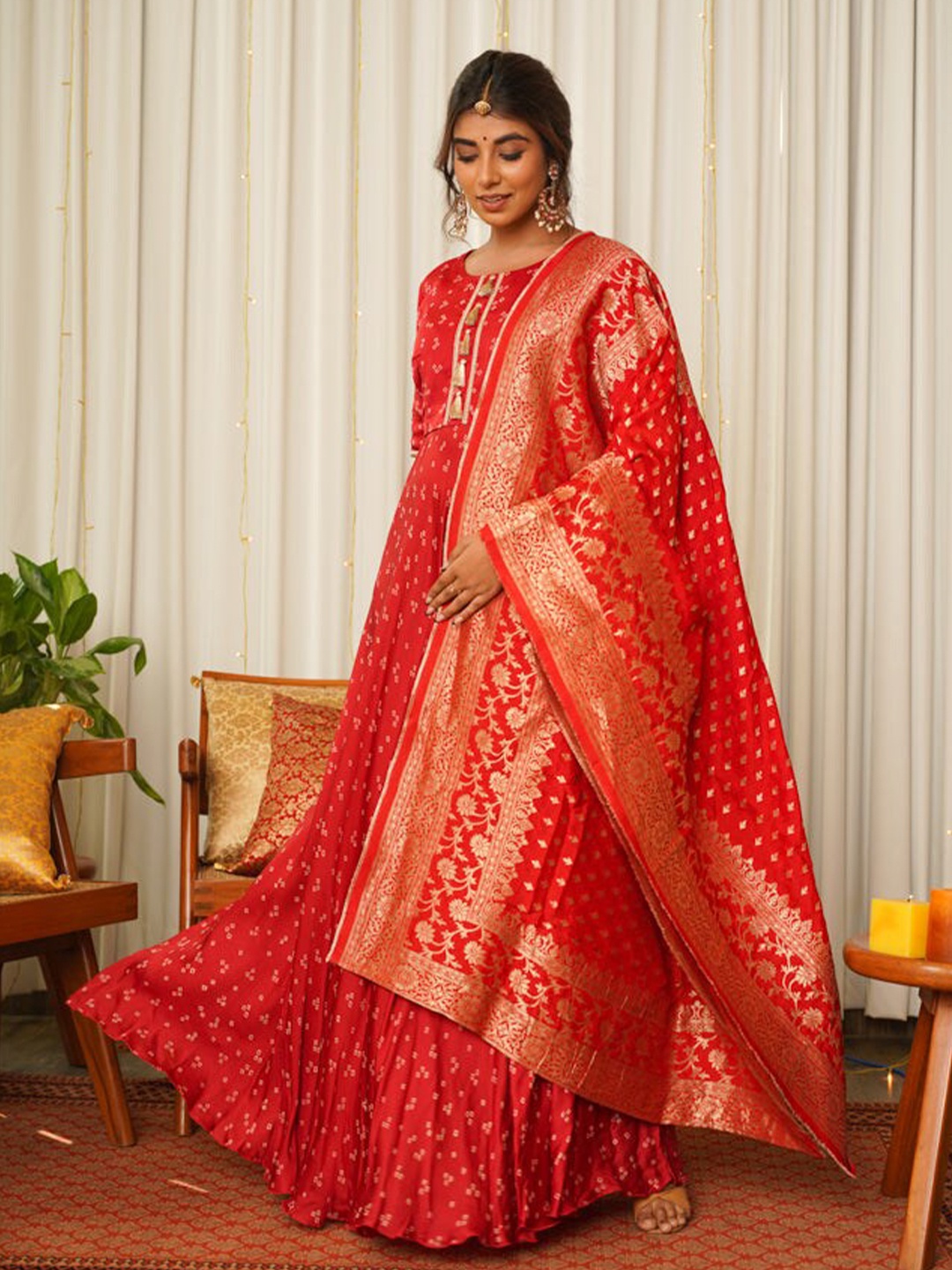 

NANGALIA RUCHIRA Ethnic Motifs Woven Design Pure Silk Dupatta with Zari, Red