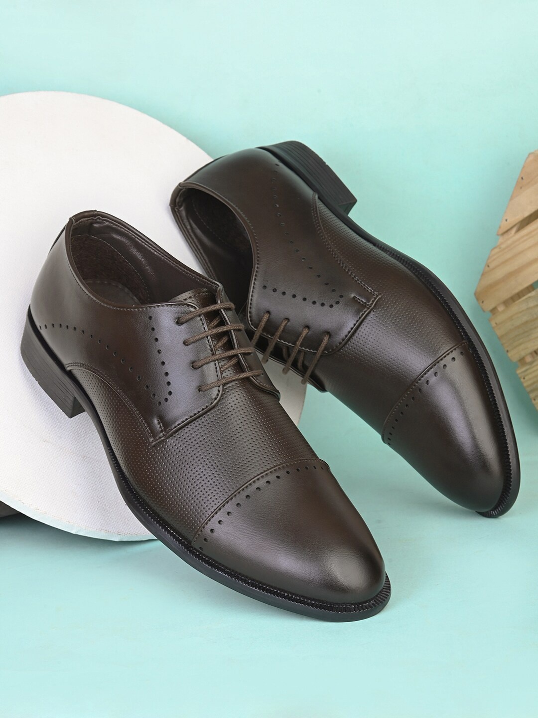 

House of Pataudi Men Textured Formal Derbys, Brown