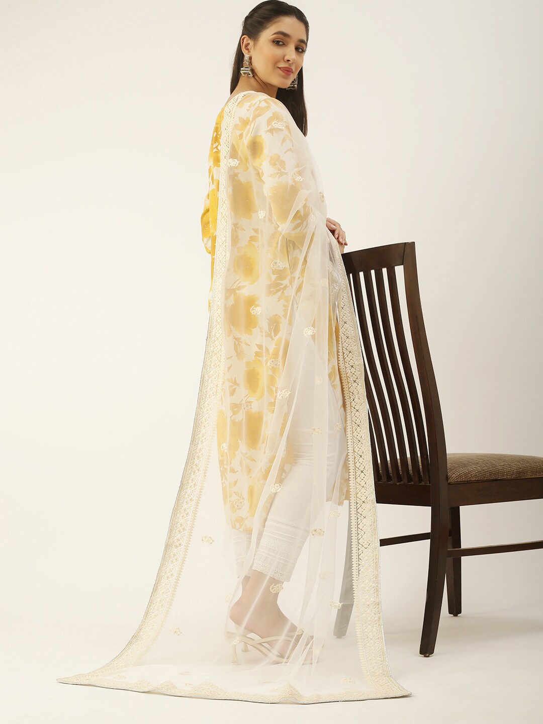 

Sanwara Ethnic Motifs Embroidered Sequinned Dupatta, Off white