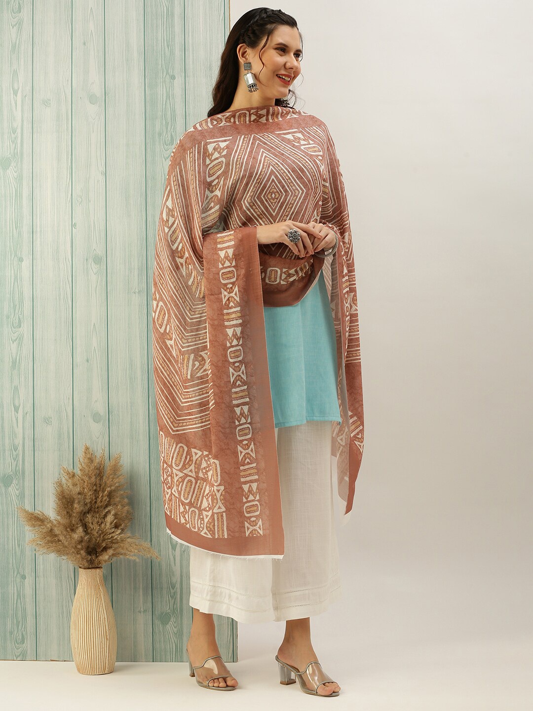

Sanwara Ethnic Motifs Printed Linen Batik Dupatta, Brown