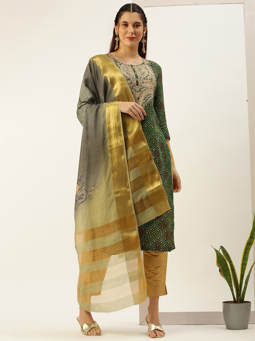 

Sanwara Floral Printed Zari Dupatta, Grey