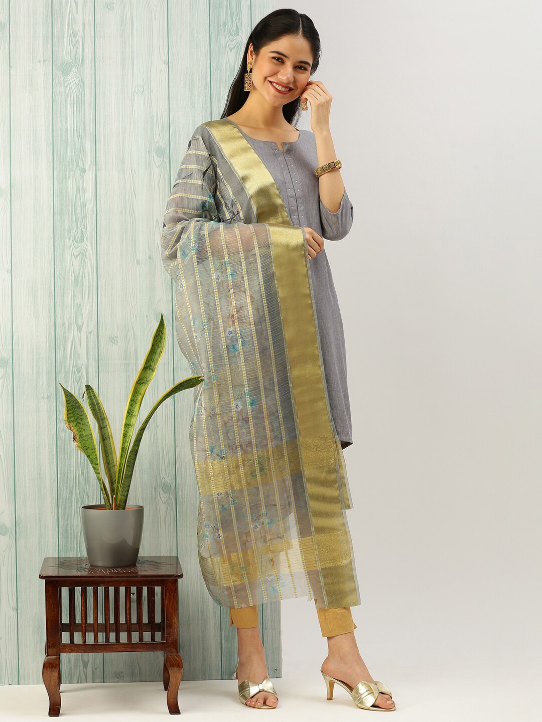

Sanwara Striped Printed Zari Dupatta, Grey