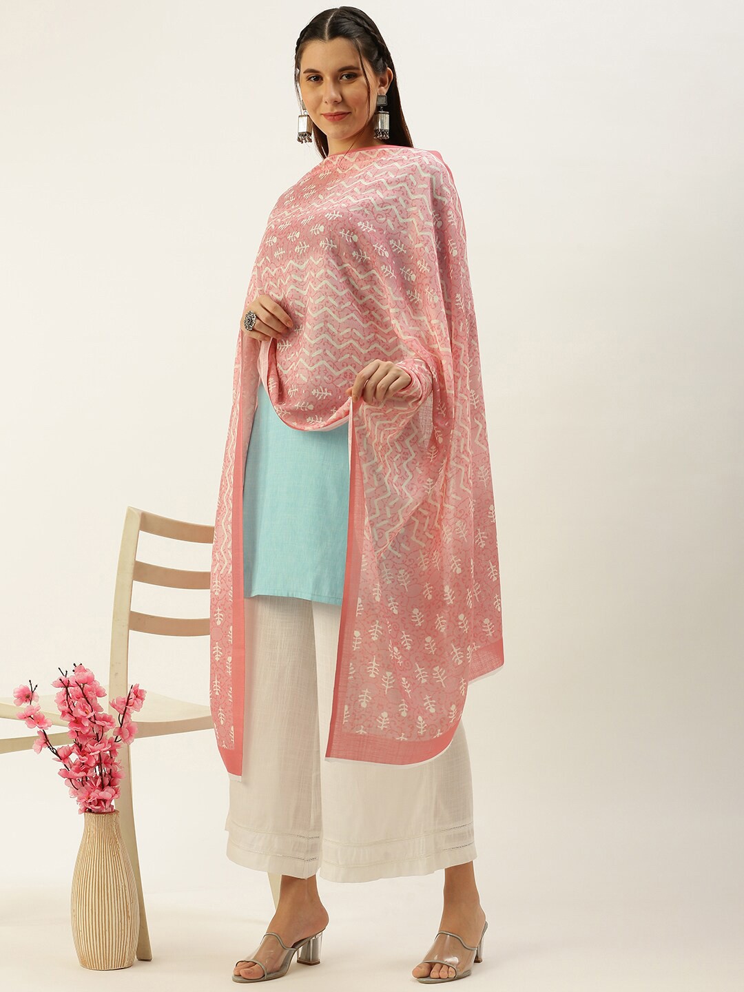 

Sanwara Ethnic Motifs Printed Linen Batik Dupatta, Pink