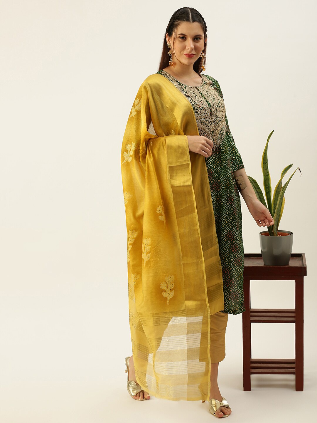 

Sanwara Floral Printed Zari Party Dupatta, Gold