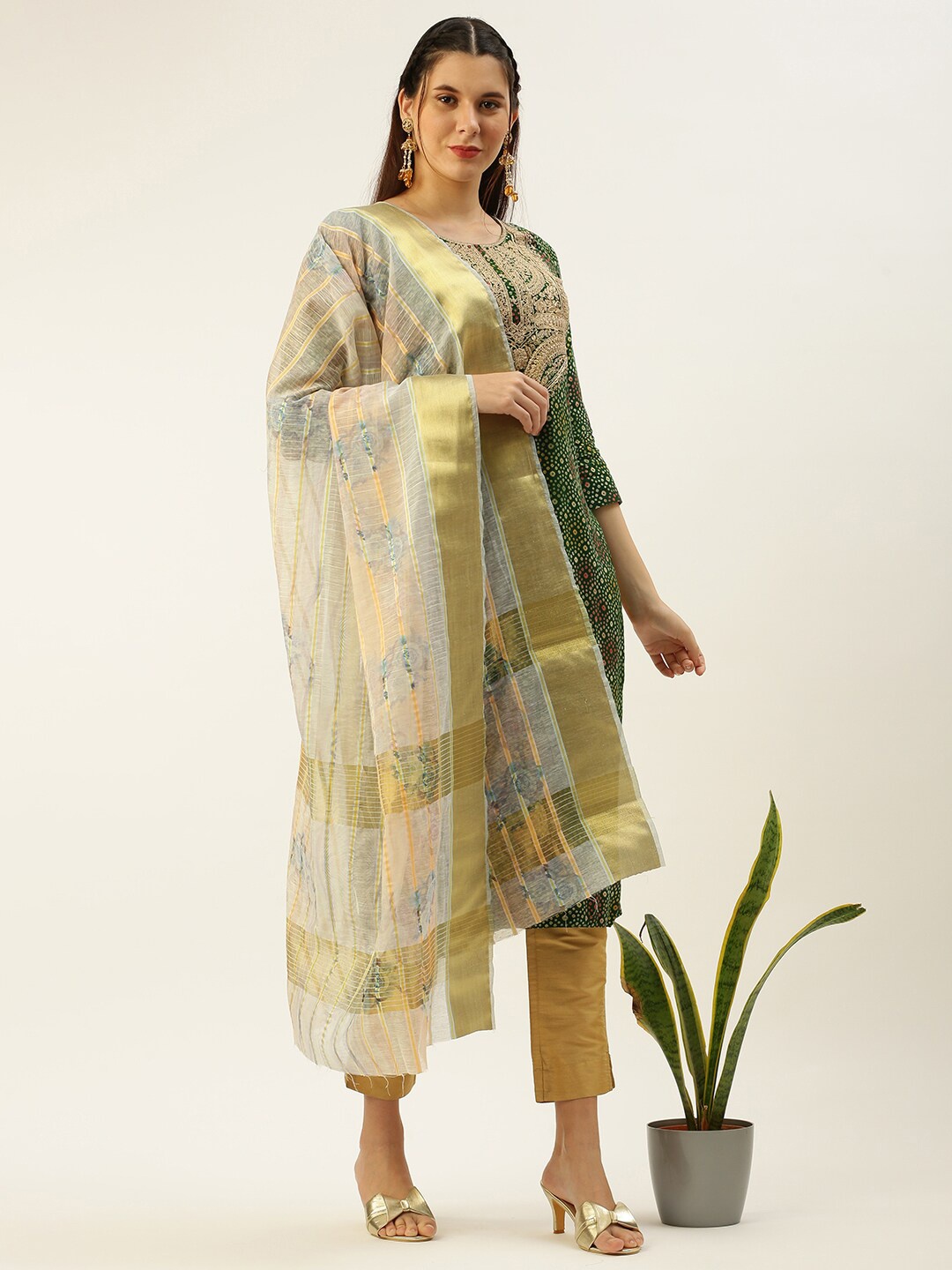 

Sanwara Floral Printed Zari Woven Design Border Dupatta, Blue