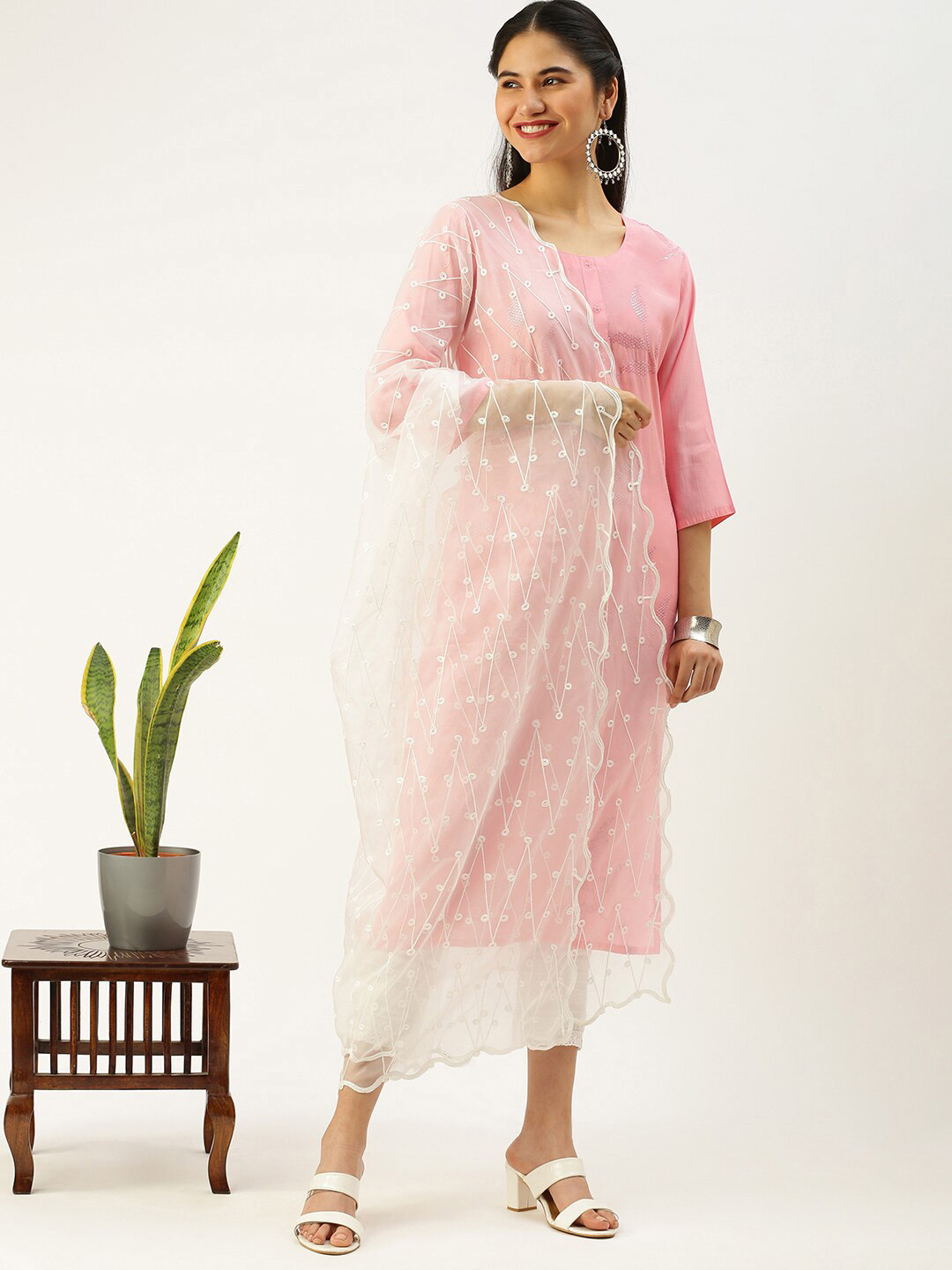 

Sanwara Ethnic Motifs Embroidered Organza Dupatta, White