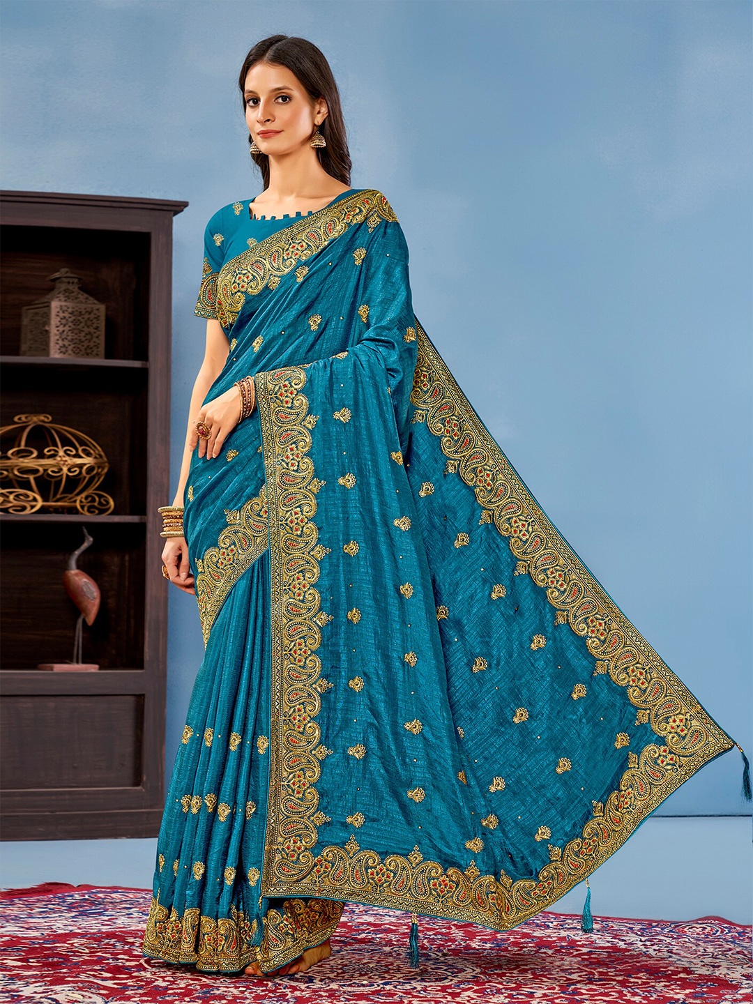 

Anouk Ethnic Motifs Embroidered Saree, Teal