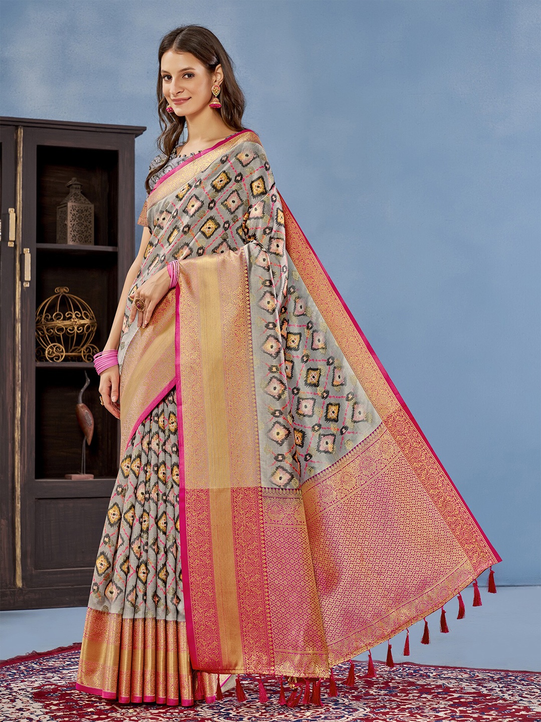 

Anouk Ethnic Woven Design Zari Banarasi Saree, Grey