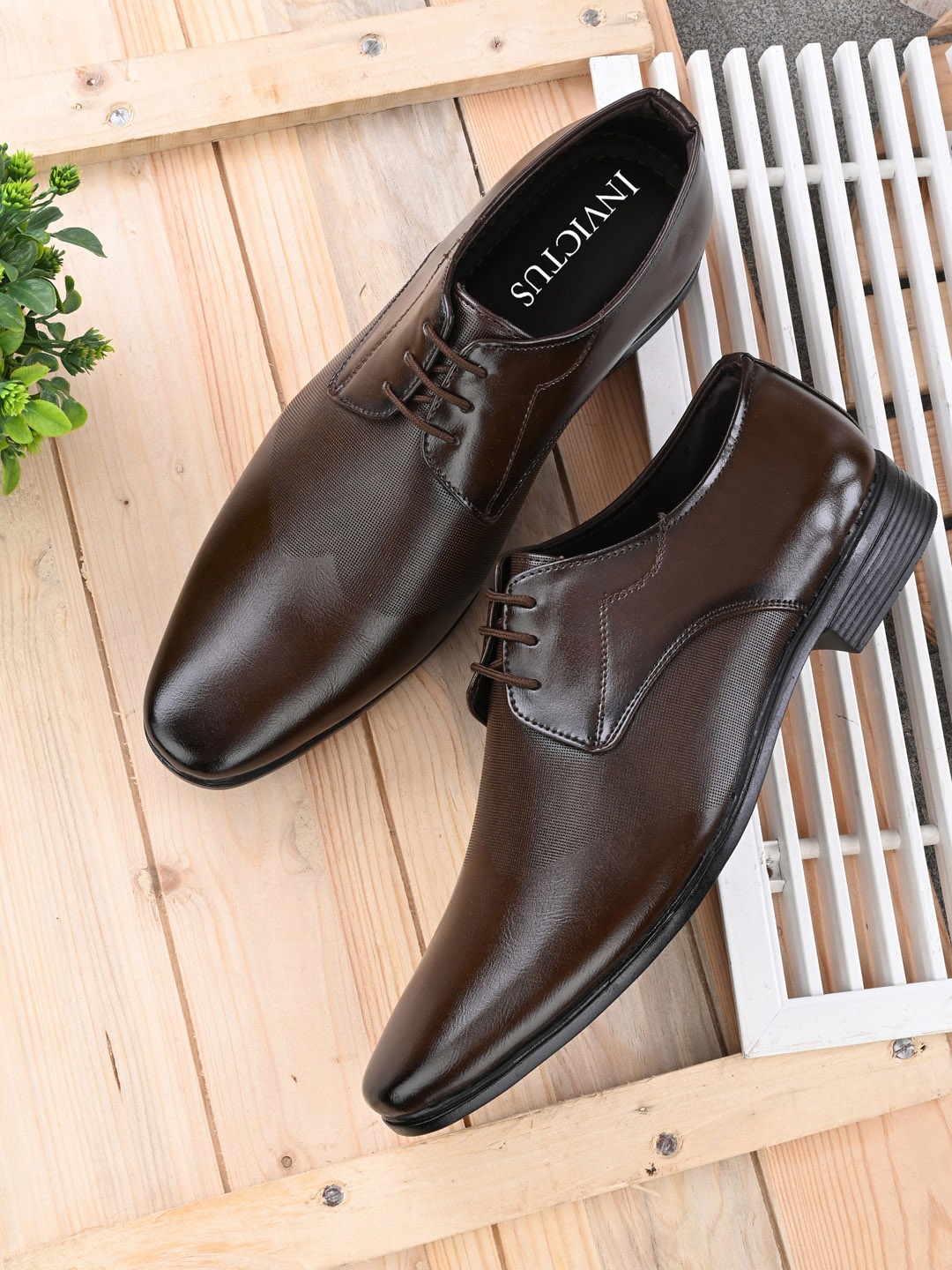 

INVICTUS Men Round Toe Formal Derbys, Brown