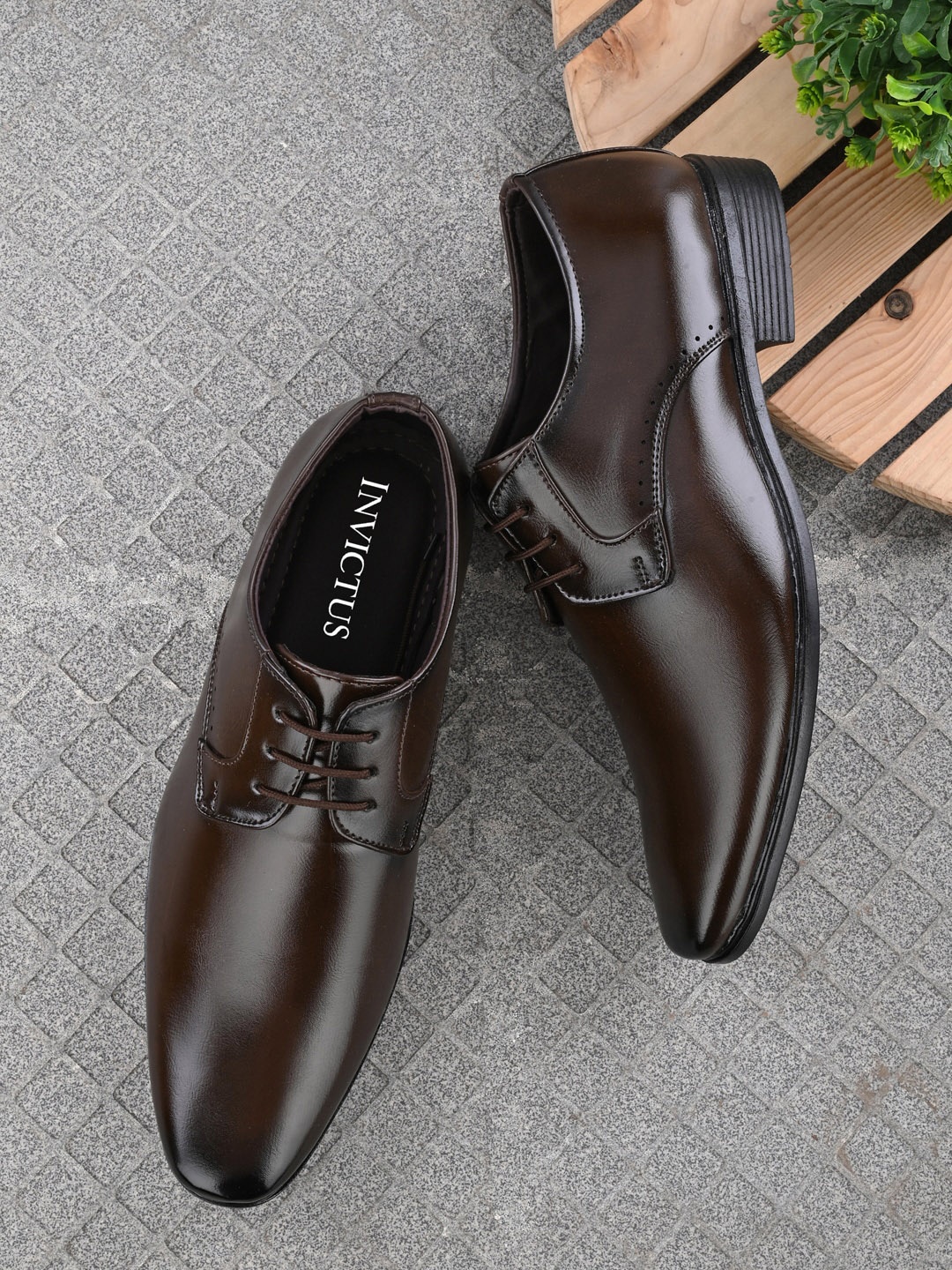 

INVICTUS Men Formal Derbys, Brown