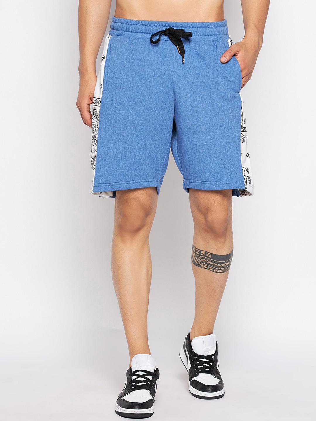 

FUGAZEE Men Paisley Printed Pure Cotton Loose Fit Mid-Rise Shorts, Turquoise blue