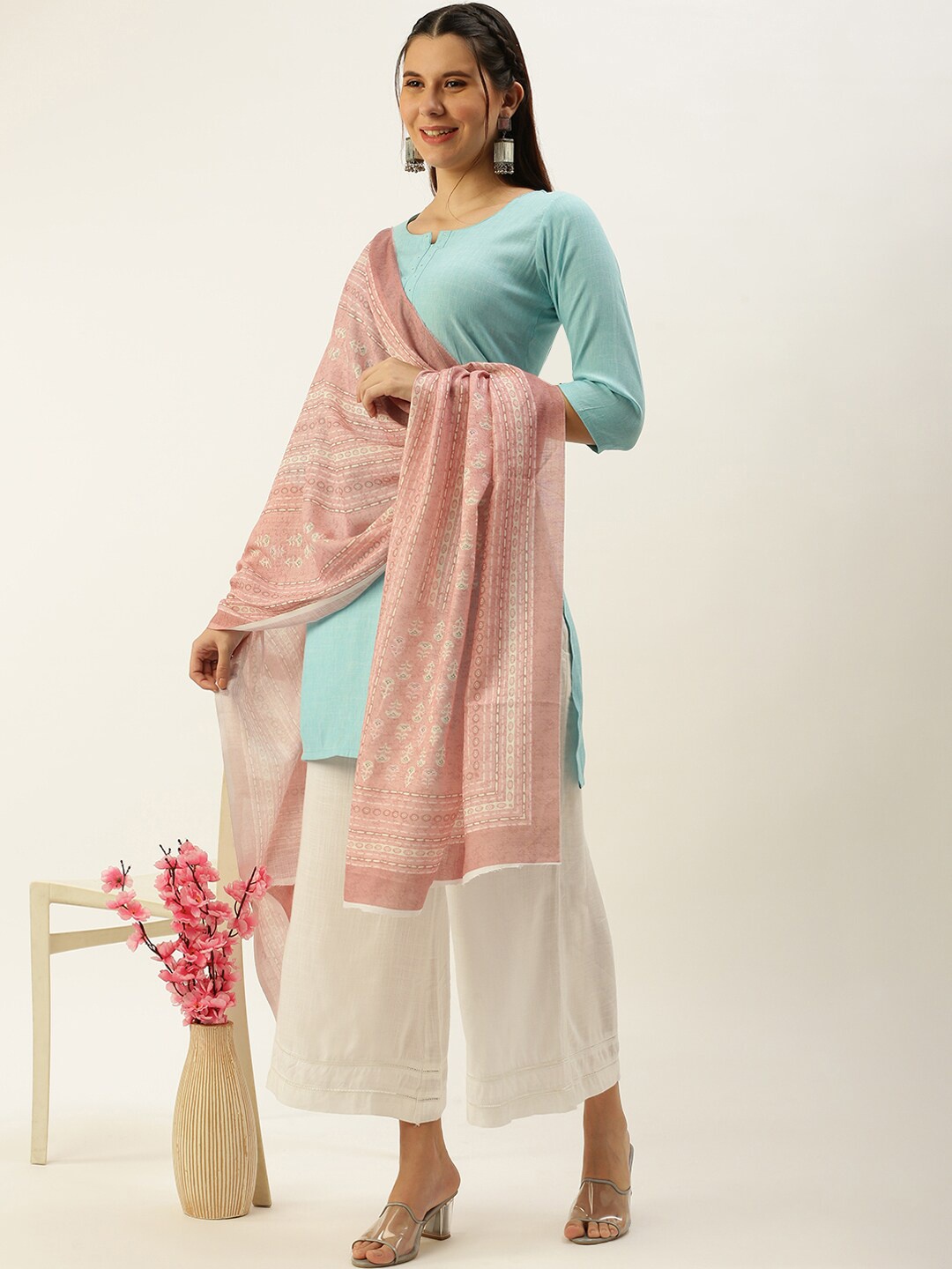 

Sanwara Floral Printed Linen Batik Dupatta, Pink