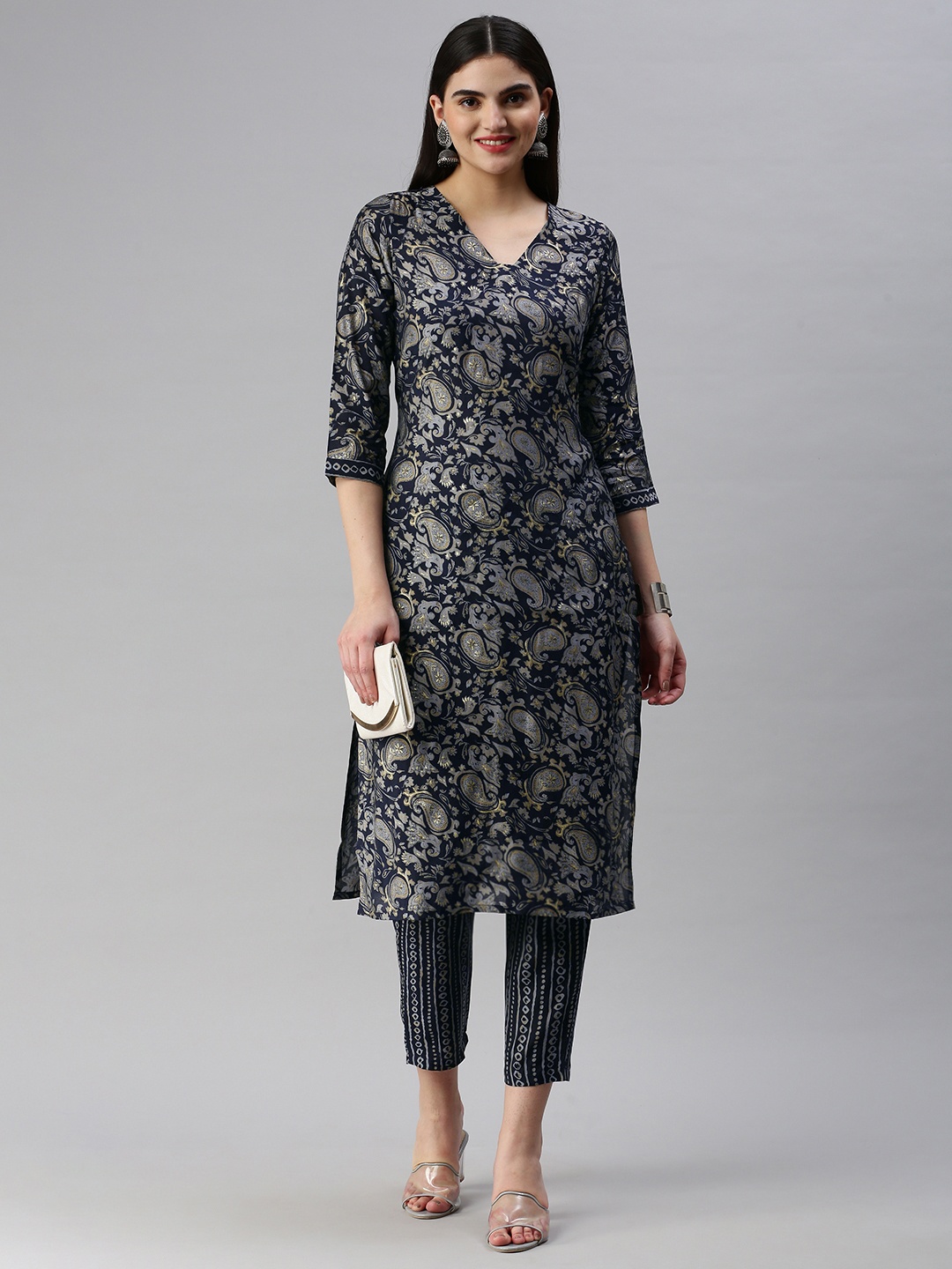 

HRITIKA Paisley Printed Regular Chanderi Cotton Kurta with Trousers, Navy blue