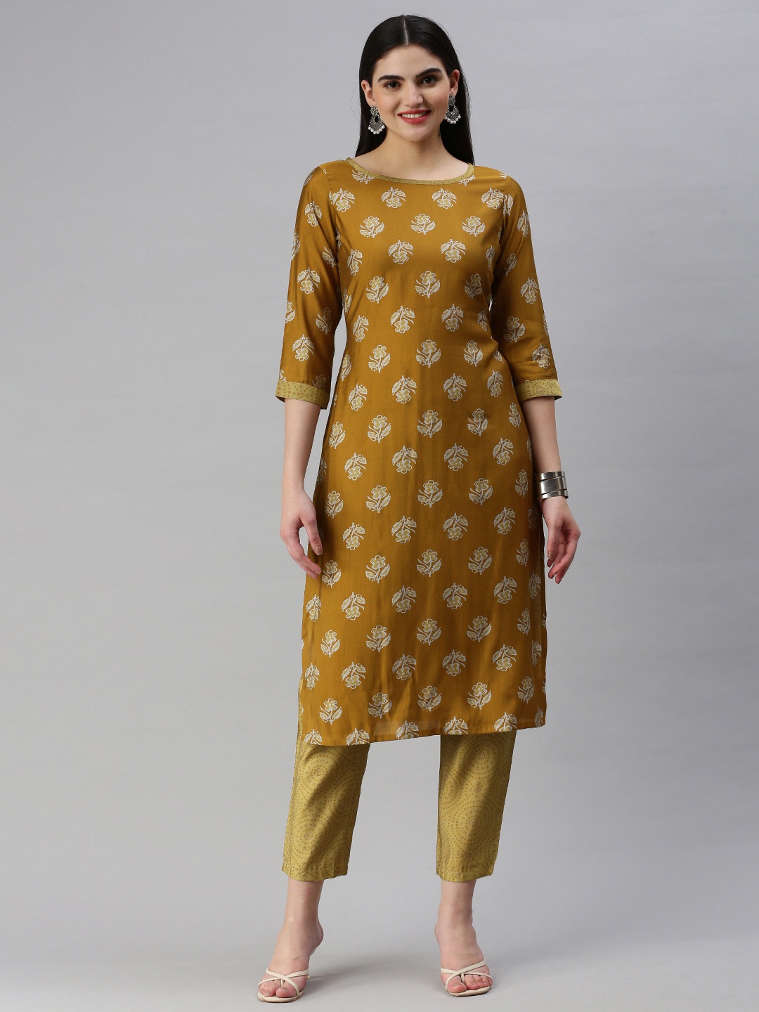 

HRITIKA Floral Printed Regular Chanderi Cotton Kurta with Trousers, Mustard