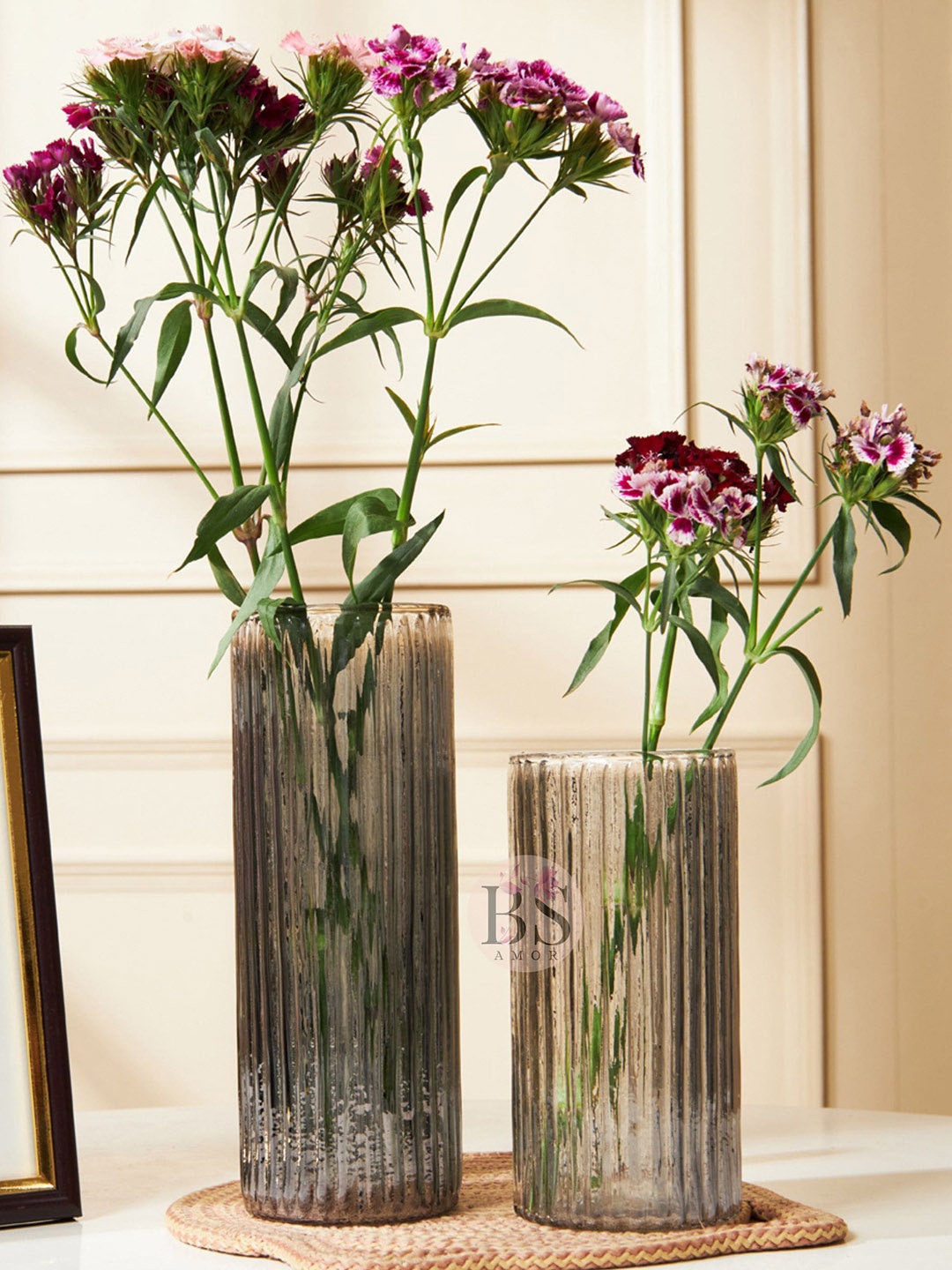 

BS AMOR Black Textured Cylindrical Shaped Glass Flower Vase