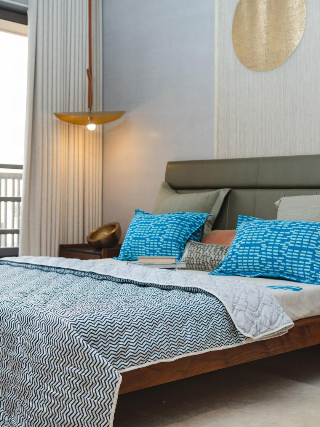 

URBAN SPACE California White & Blue Geometric AC Room Double Bed Blanket