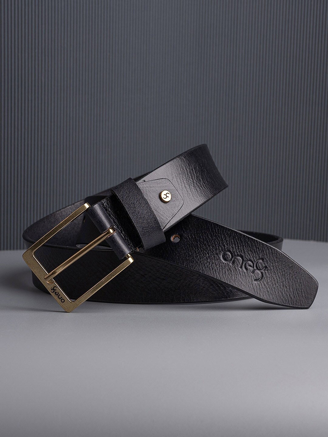 

One8 Men Textured Genuine Leather Belt, Black