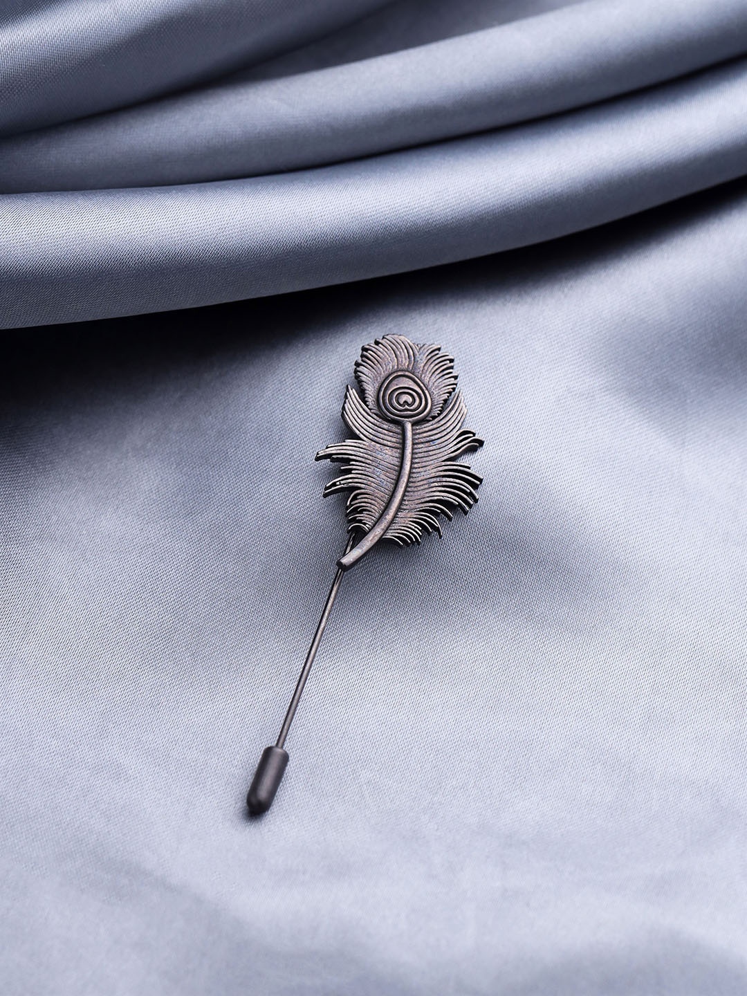 

COSA NOSTRAA Peacock Grace Lapel Pin Brooch, Metallic