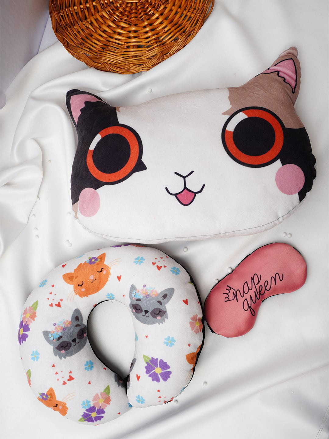 

Crazy Corner Kids Set Of 3 Eyemask With Neck Pillow & Plush Toy, White