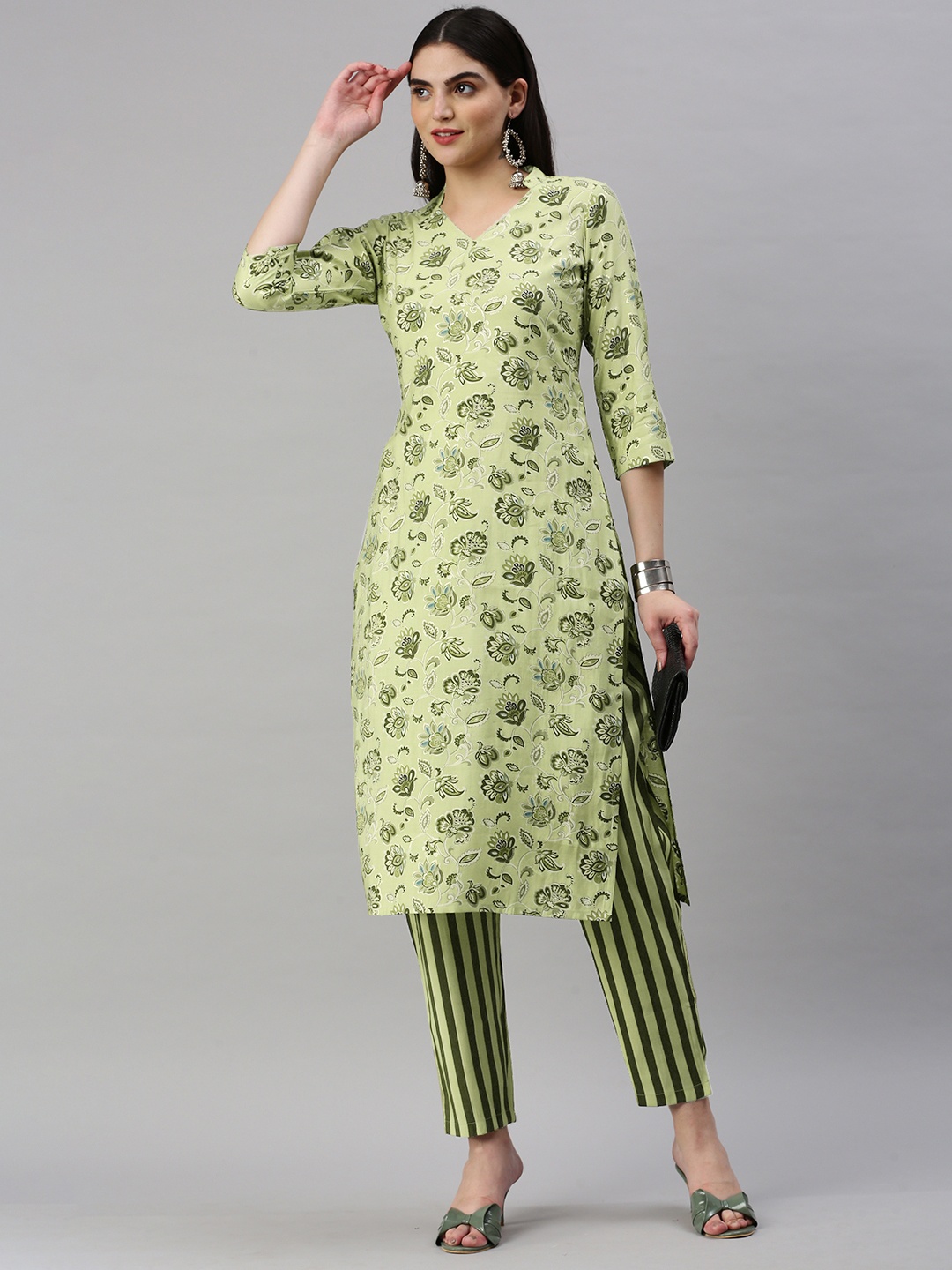 

KALINI Floral Printed Regular Chanderi Cotton Kurta With Trousers, Green