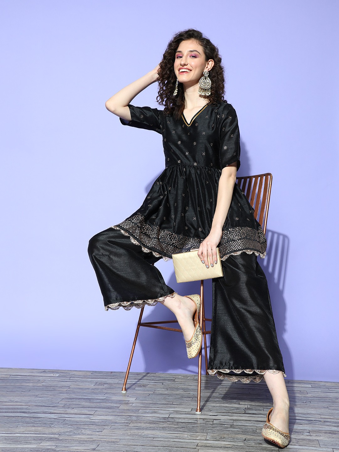 

Ahalyaa Black Ethnic Motifs Printed Pleated Kurta With Palazzos