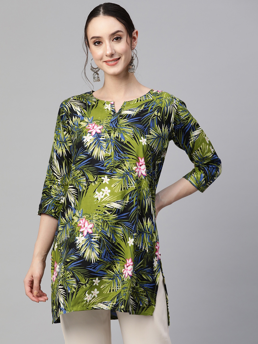 

One Femme Floral Printed Kurti, Green