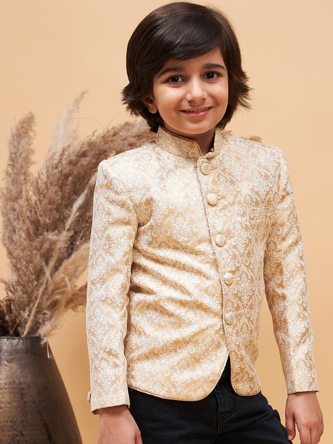 

Vastramay Boys Woven Design Brocade Silk Banarasi Blazer, Gold