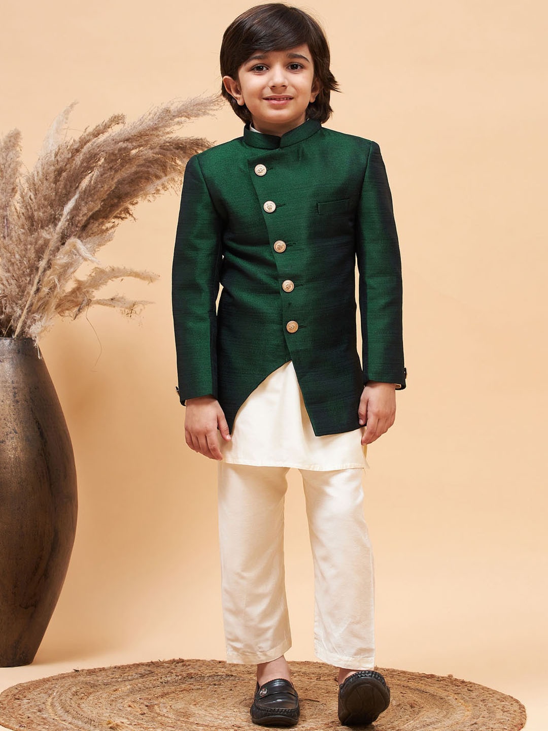 

VASTRAMAY Boys Angrakha Style Sherwani Set, Green