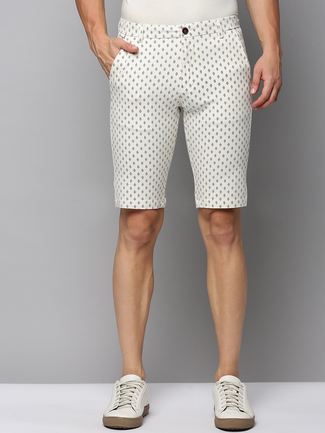 

SHOWOFF Men Printed Cotton Shorts, Beige