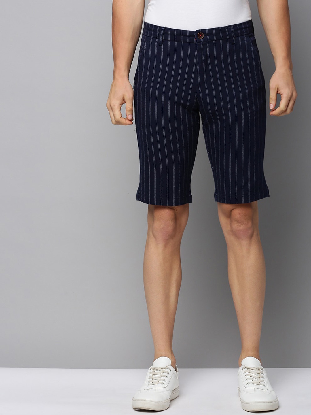 

SHOWOFF Men Striped Cotton Shorts, Navy blue