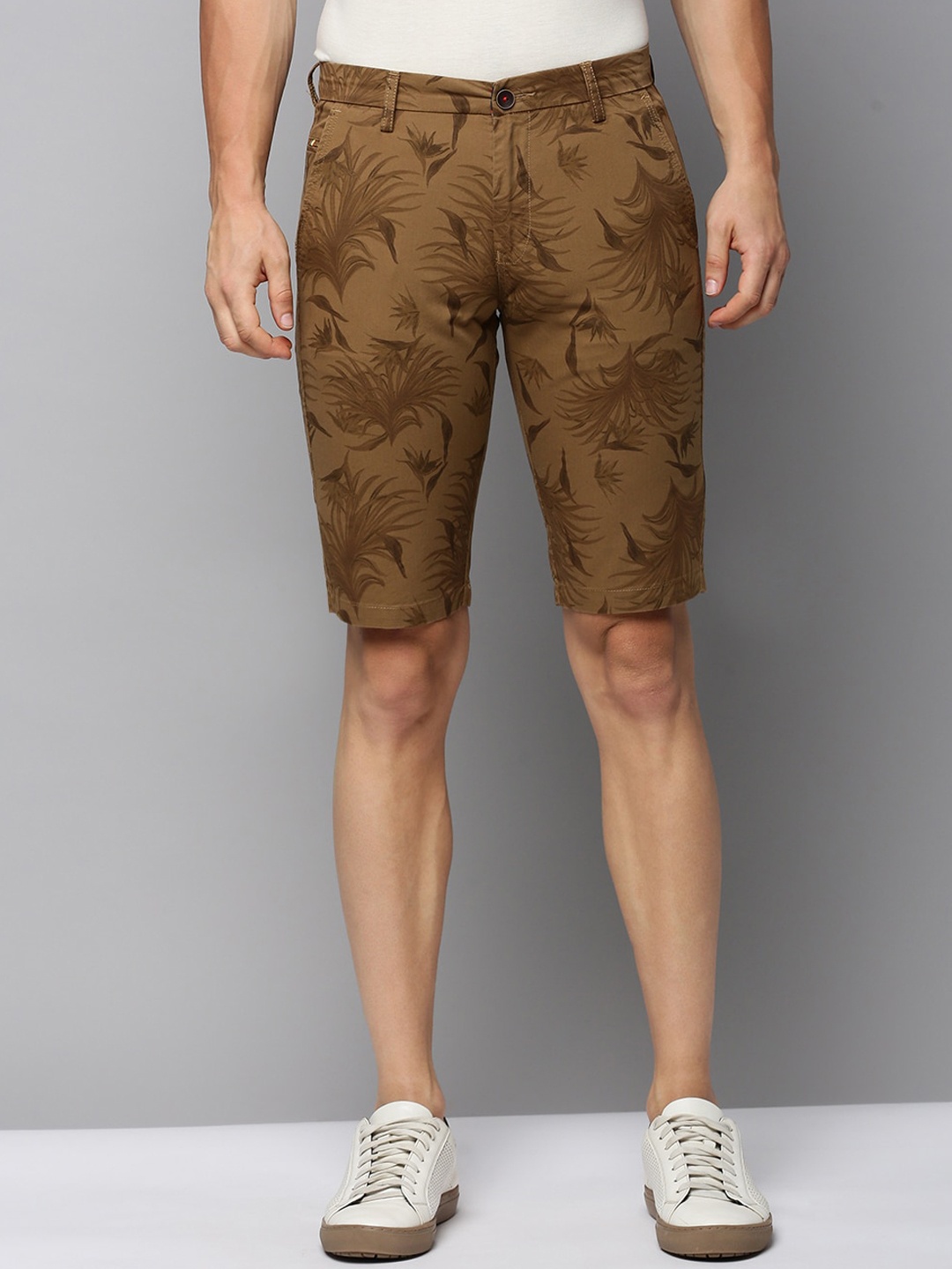 

SHOWOFF Men Tropical Printed Cotton Shorts, Brown