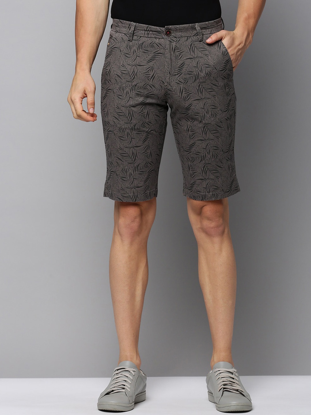SHOWOFF Men Tropical Printed Cotton Shorts, Grey