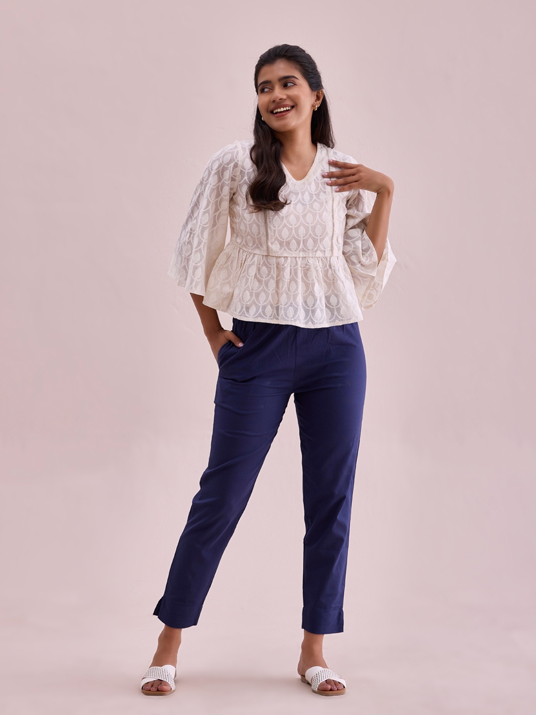 

Go Colors Women Relaxed Pleated Trousers, Navy blue