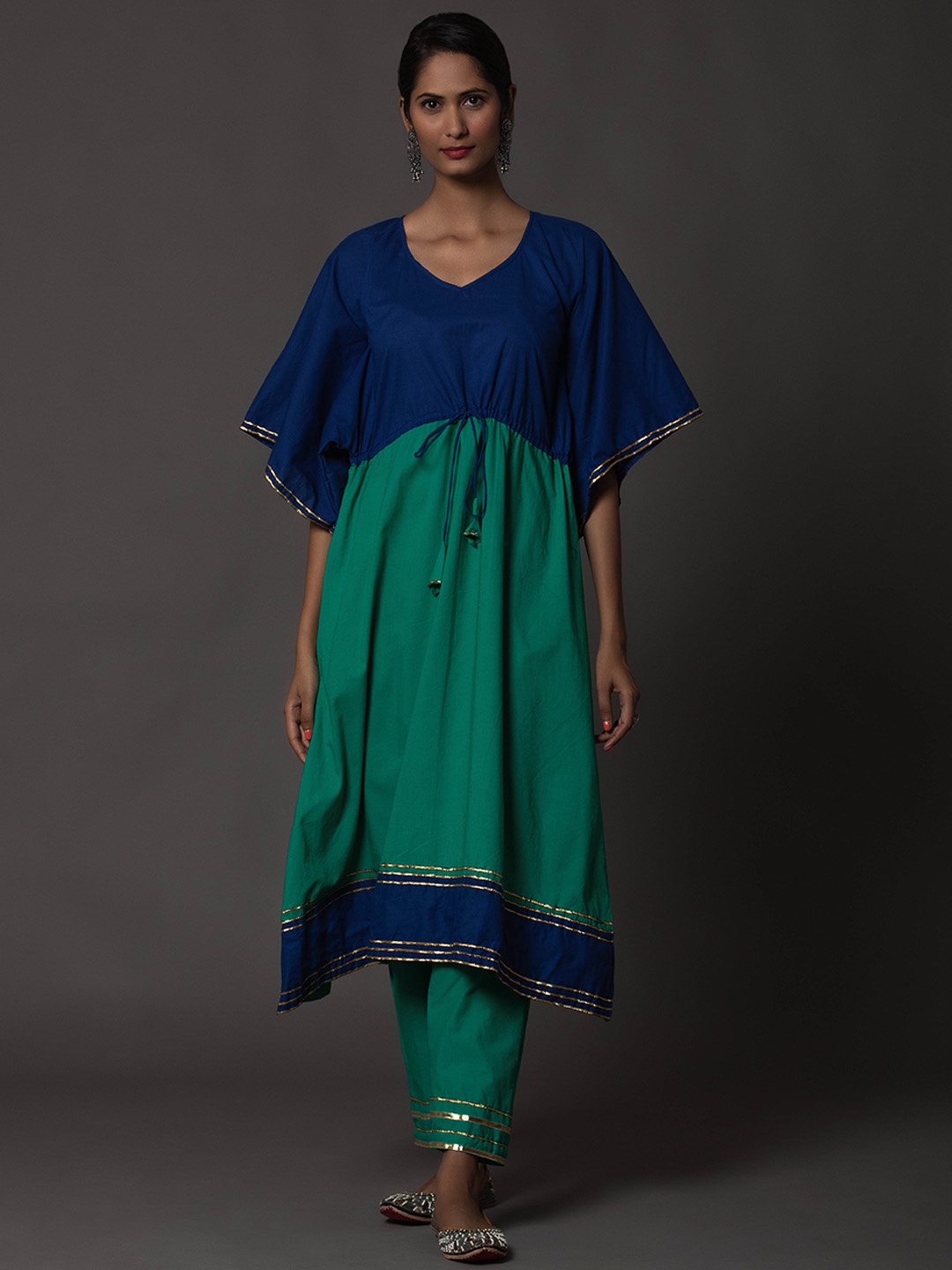

Zanaash Colourblocked Kaftan Gotta Patti Pure Cotton Kurta With Trousers, Blue