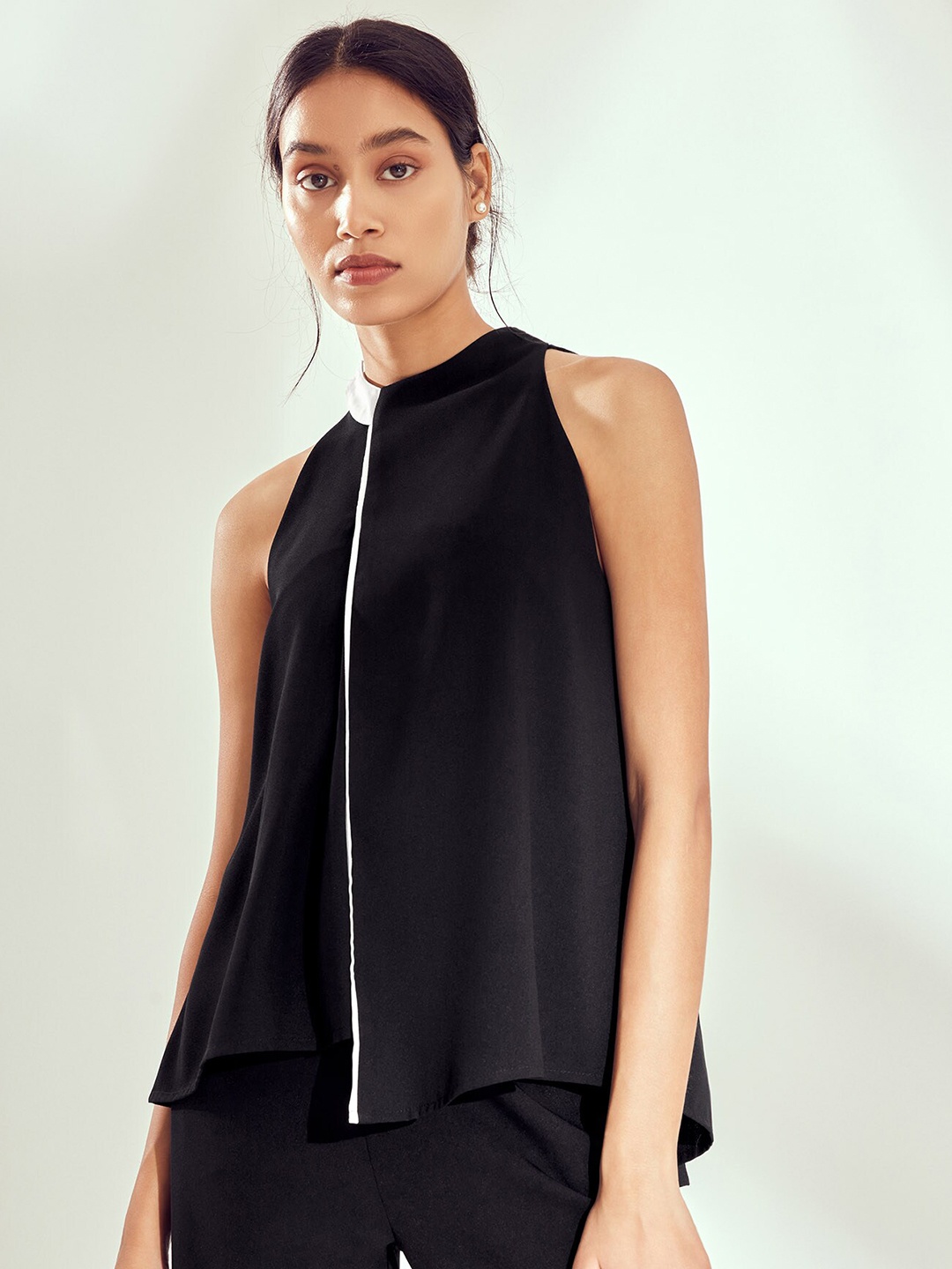 

The Label Life Piping Detail Top, White