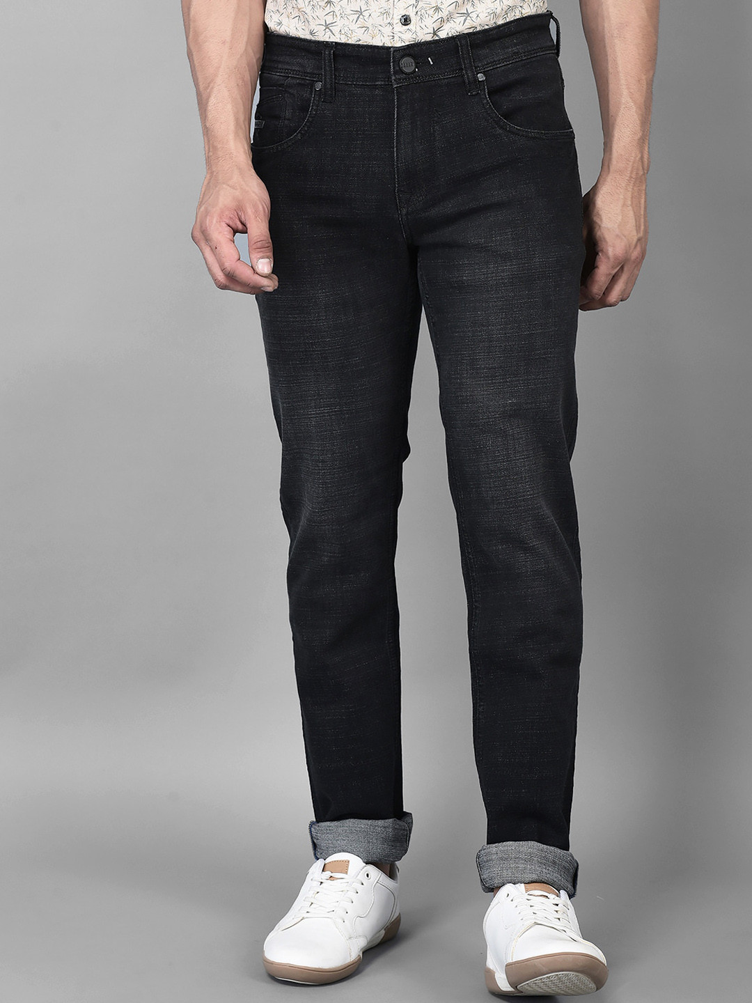 

Canary London Men Smart Slim Fit Low-Rise Light Fade Stretchable Jeans, Black