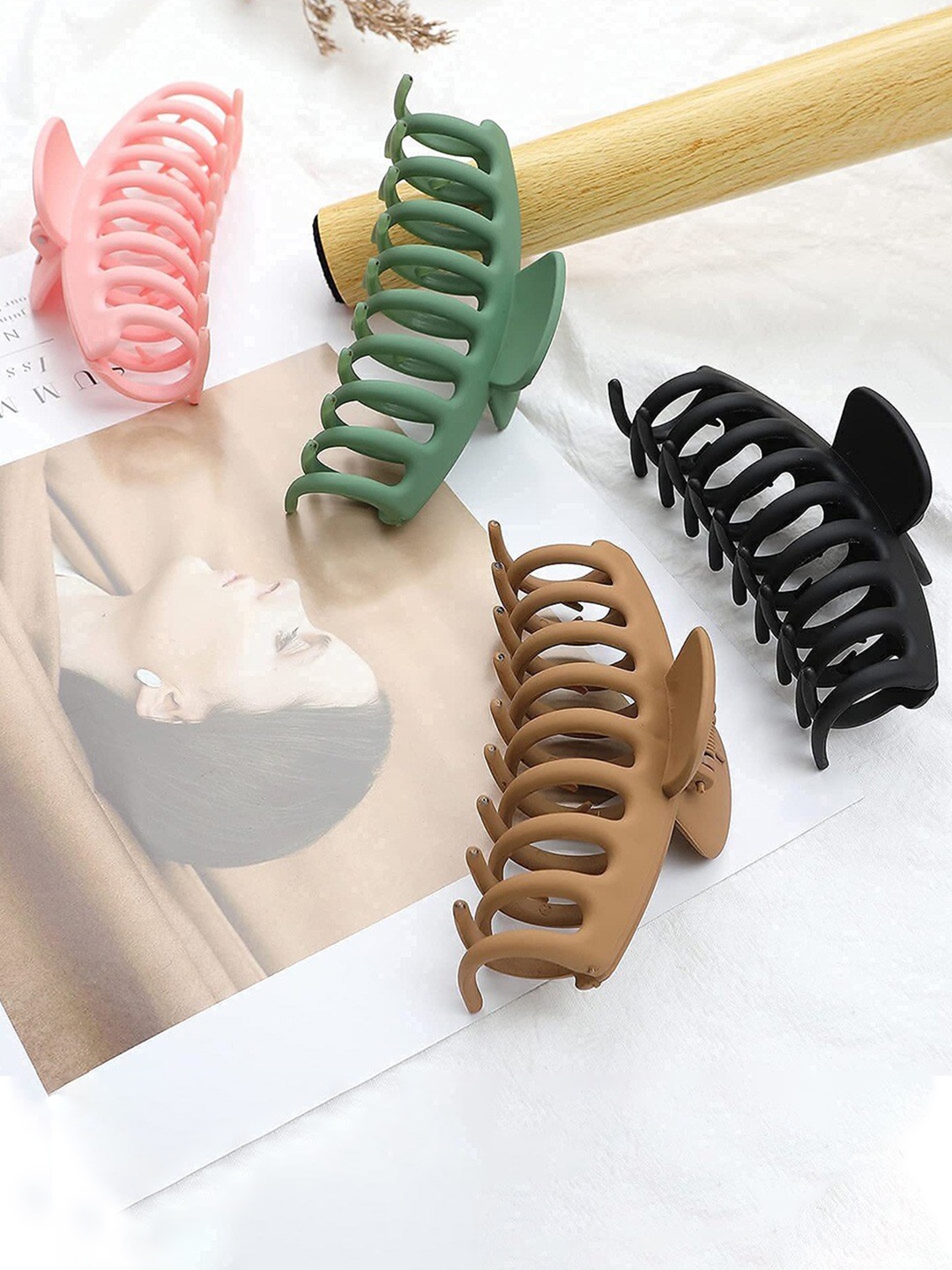 

Krelin Women Set of 4 Matte Hair Claw Clips, Green