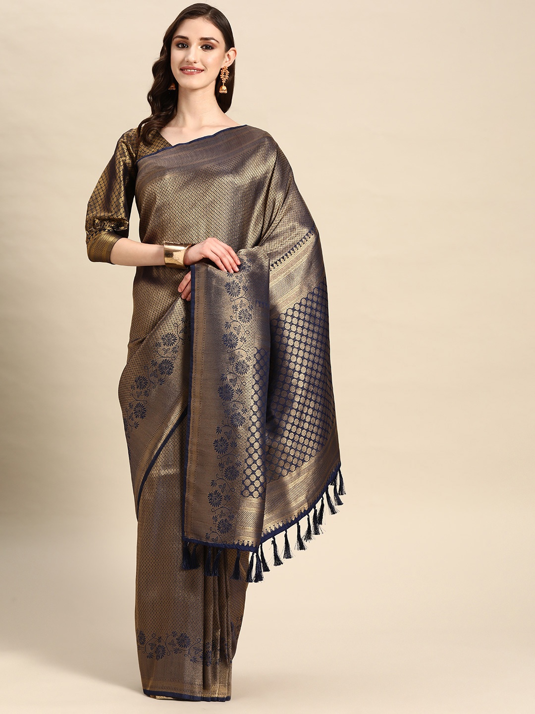 

Vardha Floral Zari Silk Blend Kanjeevaram Saree, Navy blue