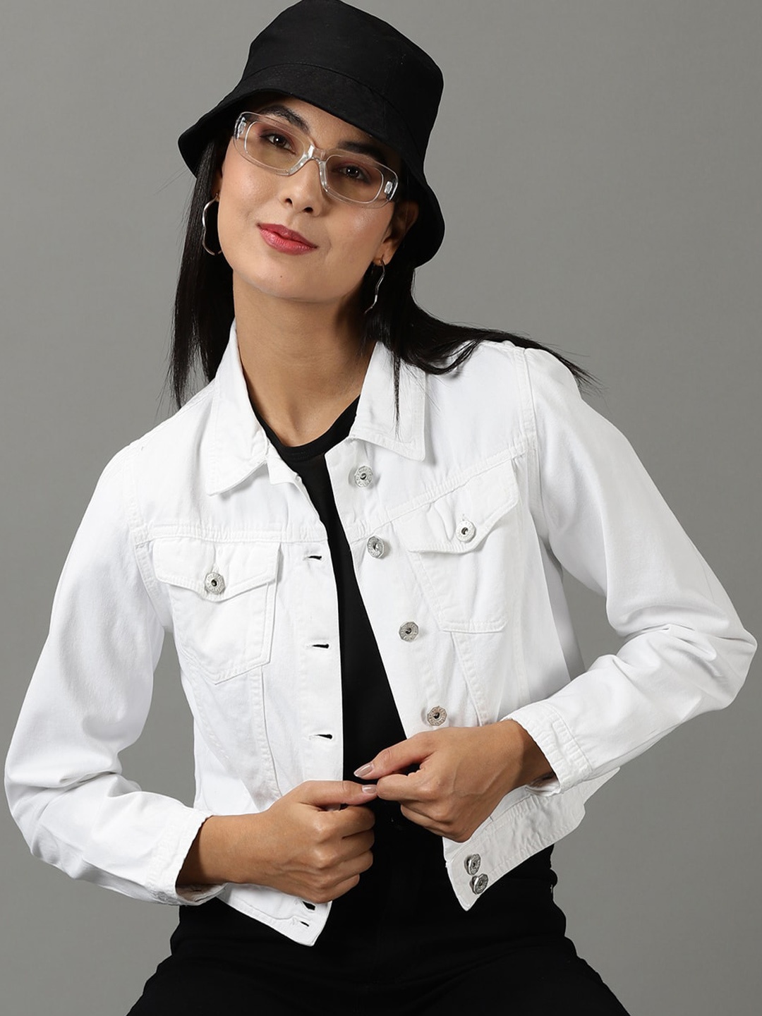 

SHOWOFF Spread Collar Crop Denim Jacket, White