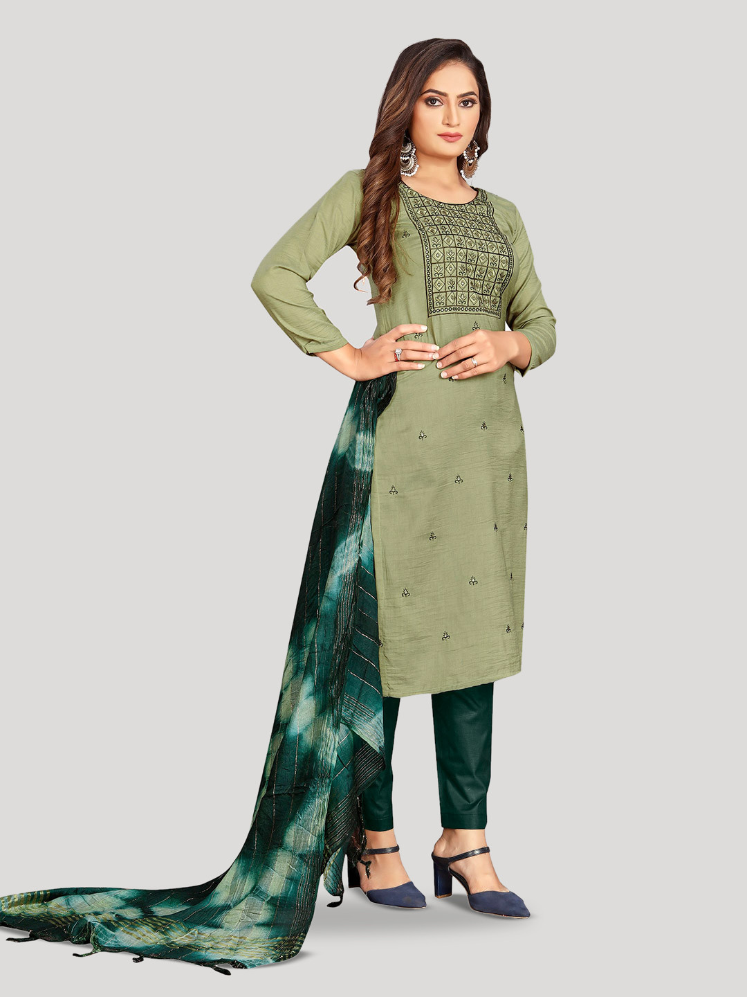 

Fashion FRICKS Floral Embroidered Pure Silk Unstitched Dress Material, Green
