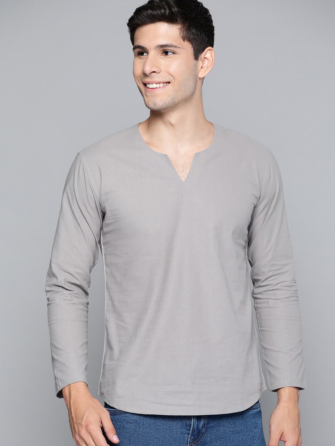 

MALHAAR Notched Neck Long Sleeves Cotton Short Kurta, Grey