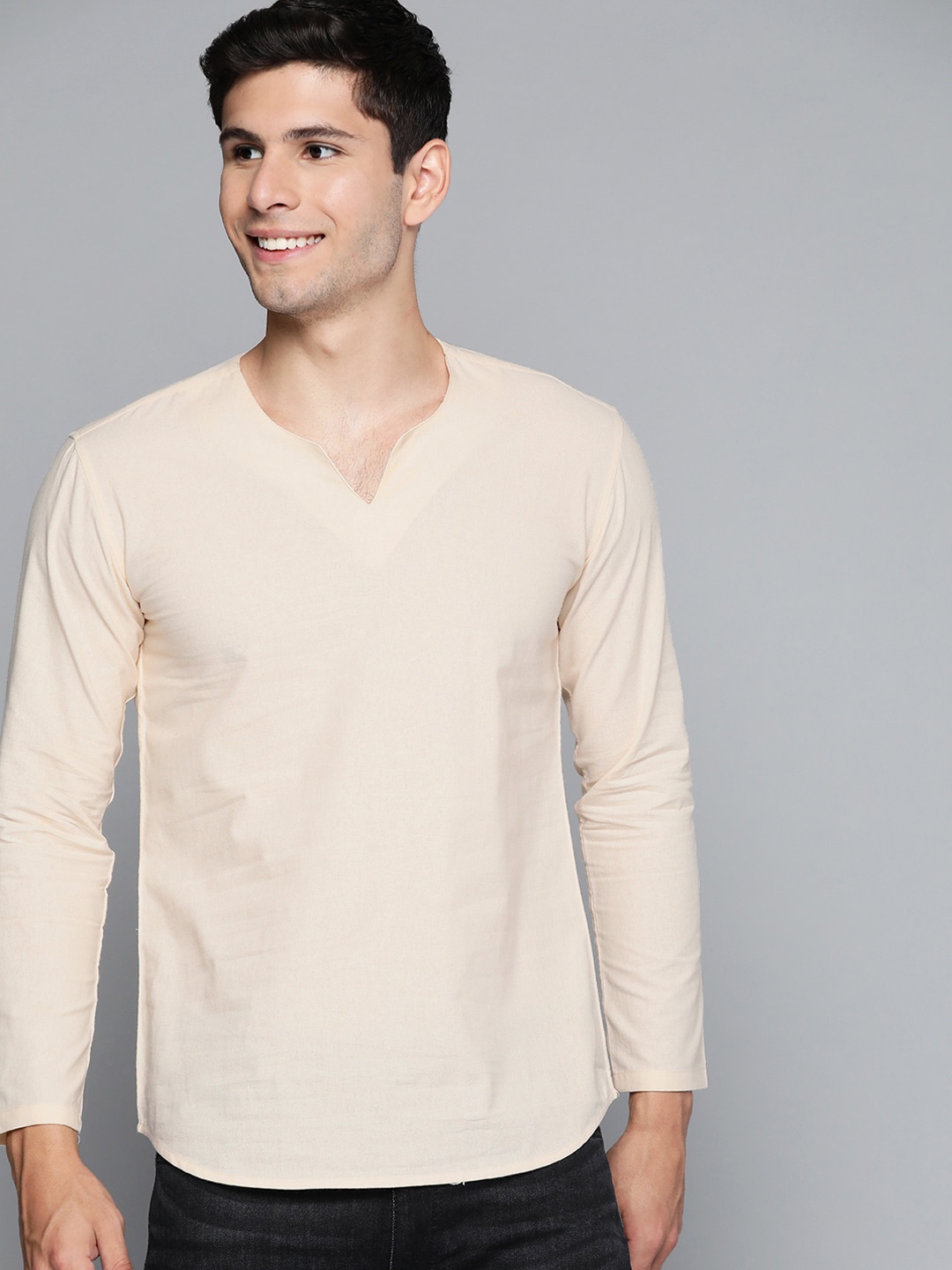 

MALHAAR Notched Neck Long Sleeves Cotton Short Kurta, Cream