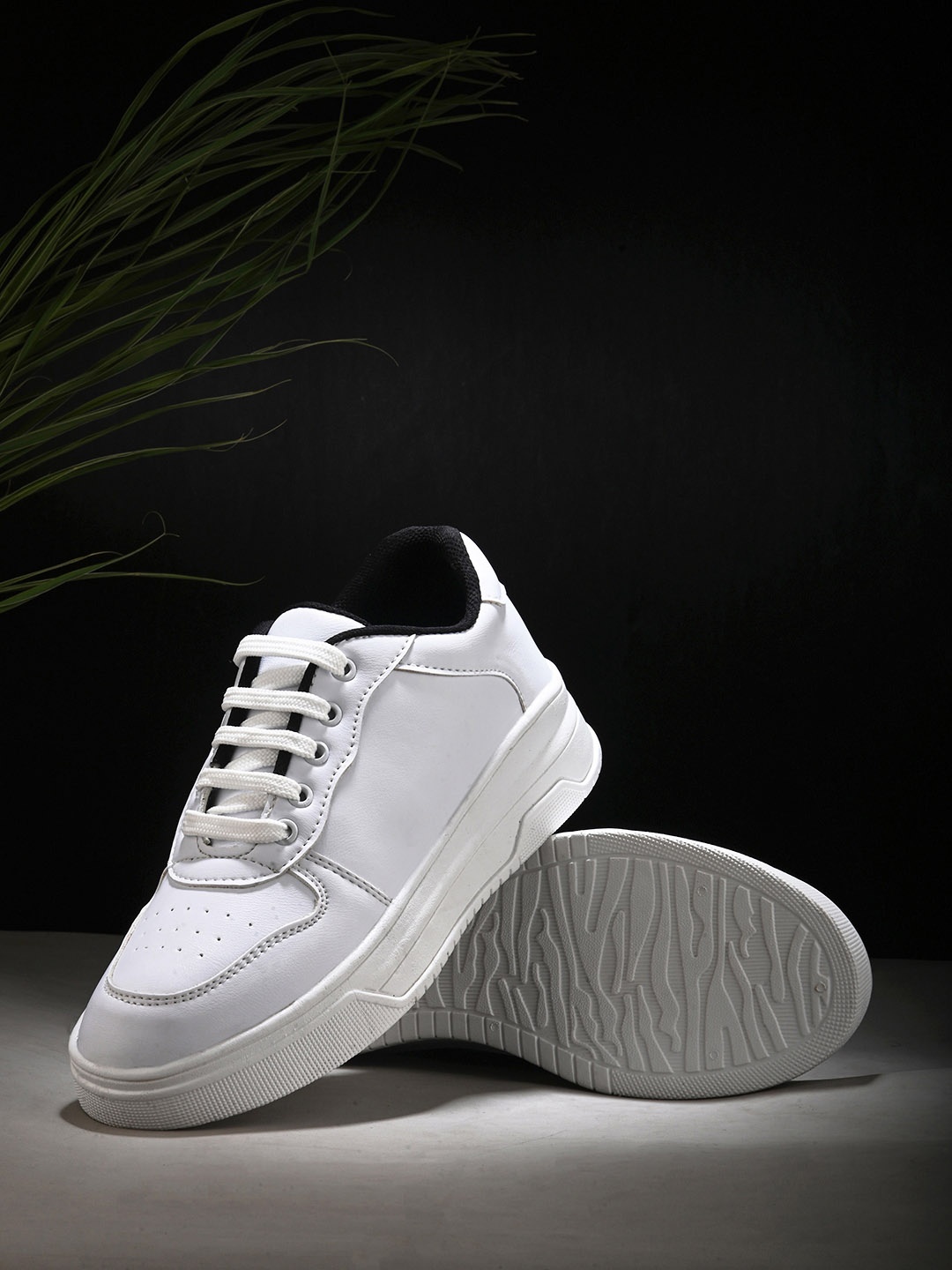 

The Roadster Lifestyle Co. Women Perforated Lightweight Sneakers, White