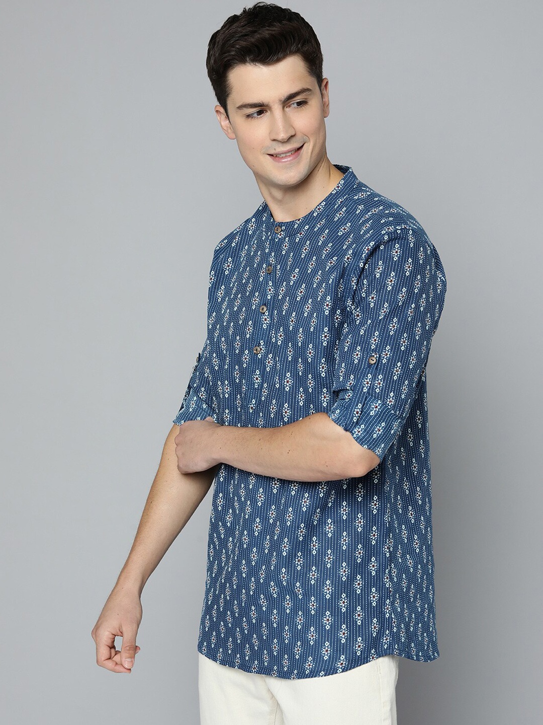 

MALHAAR Ethnic Motifs Printed Chanderi Silk Kurta, Navy blue