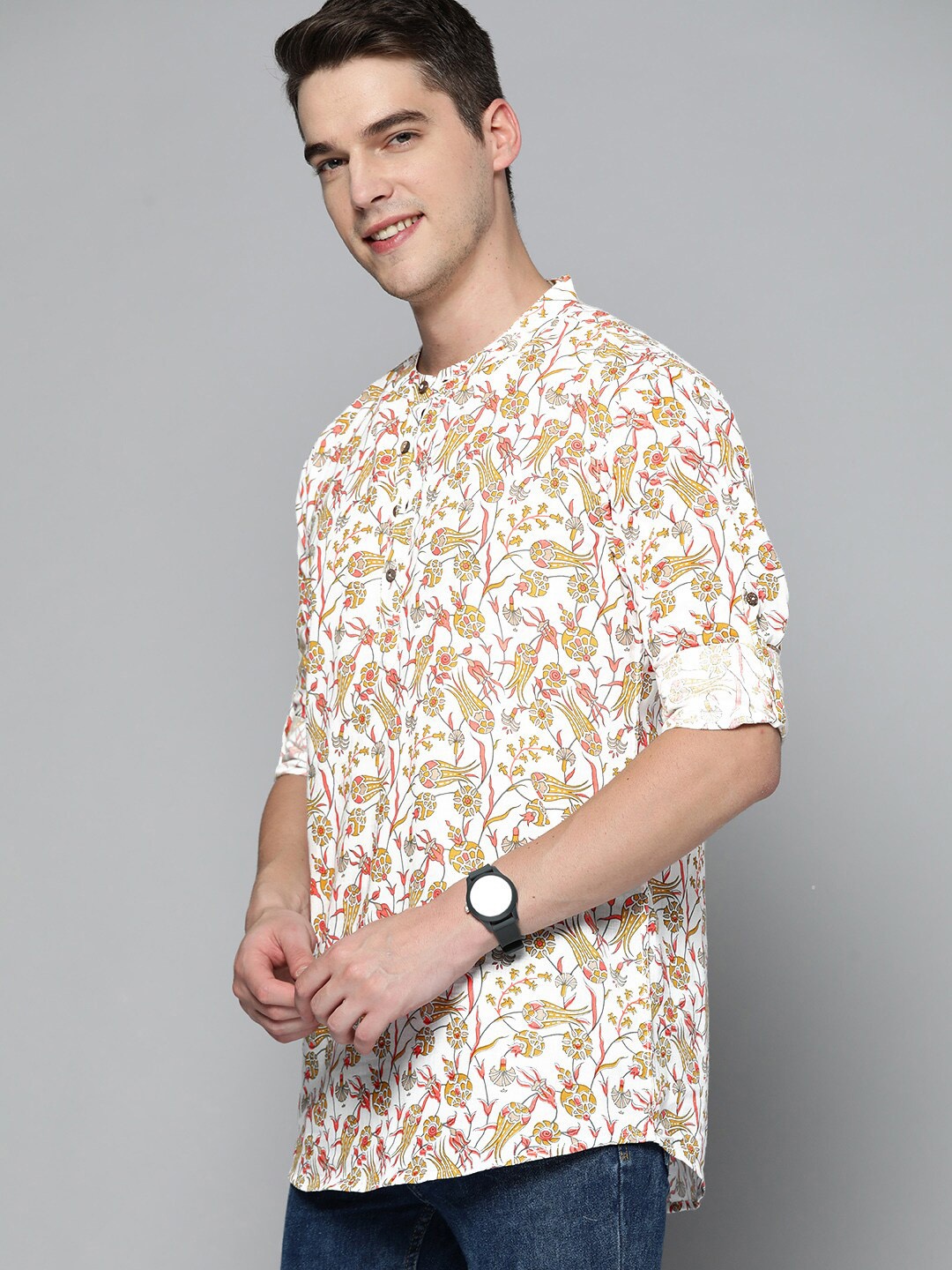 

MALHAAR Floral Printed Roll-Up Sleeves Short Kurta, Off white