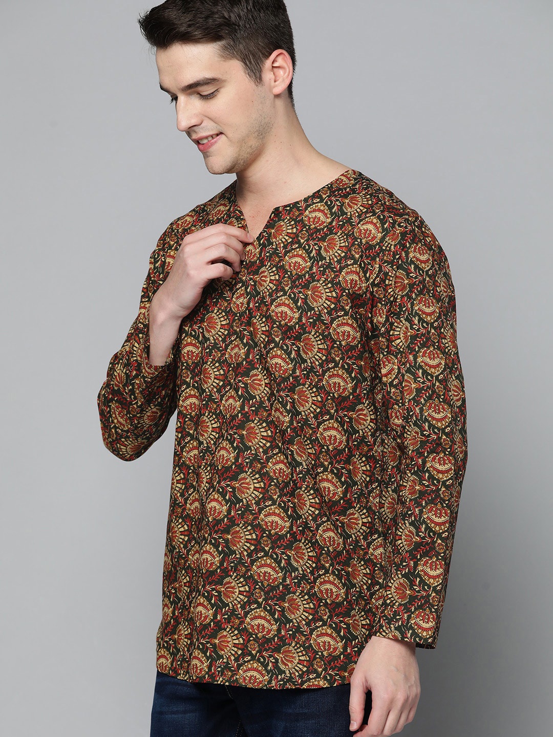 

MALHAAR Floral Printed Notched Neck Cotton Straight Short Kurta, Red