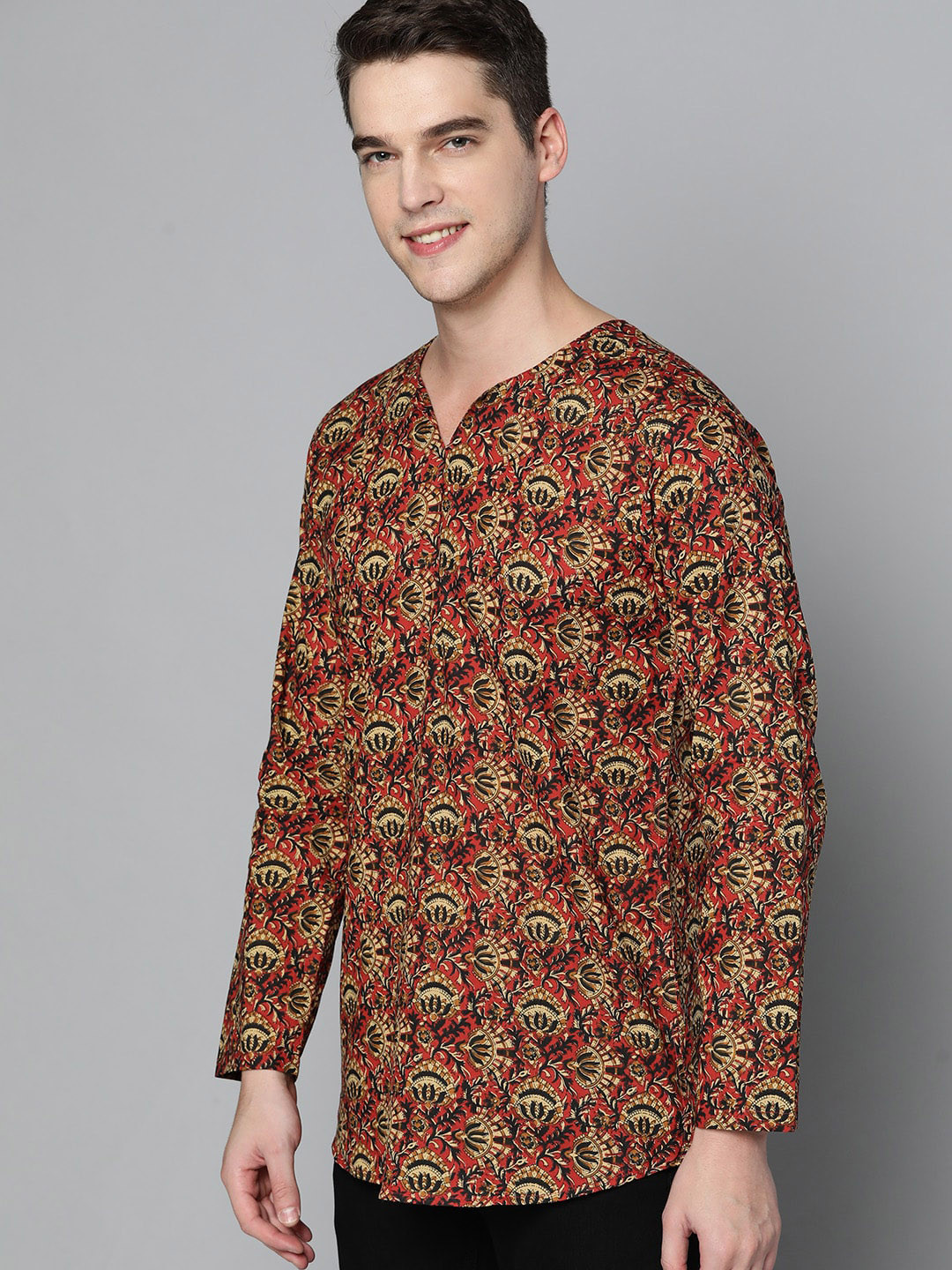 

MALHAAR Floral Printed Notched Neck Cotton Straight Short Kurta, Red