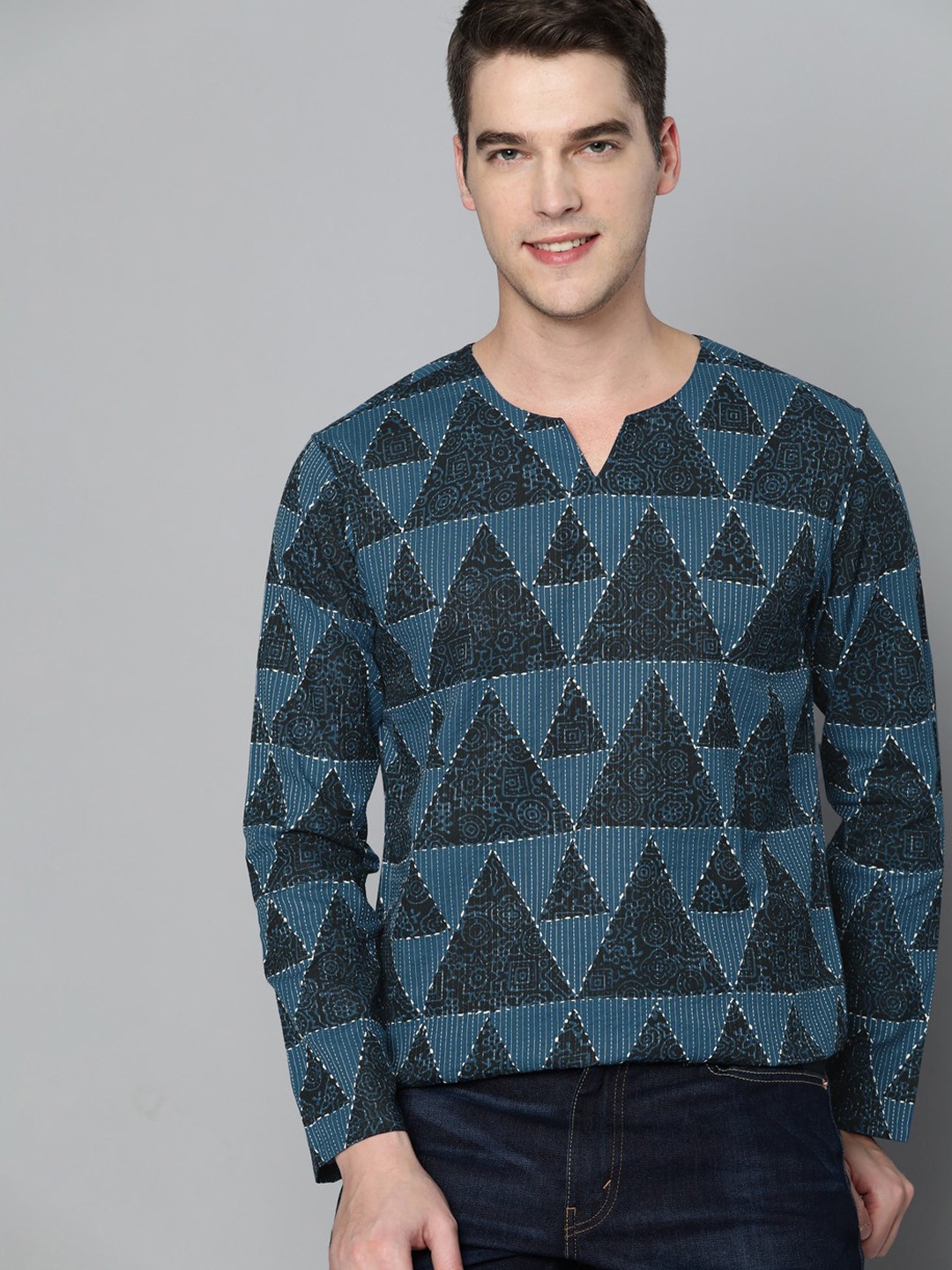 

MALHAAR Geometric Woven Design Notched Neck Chanderi Silk Straight Short Kurta, Blue