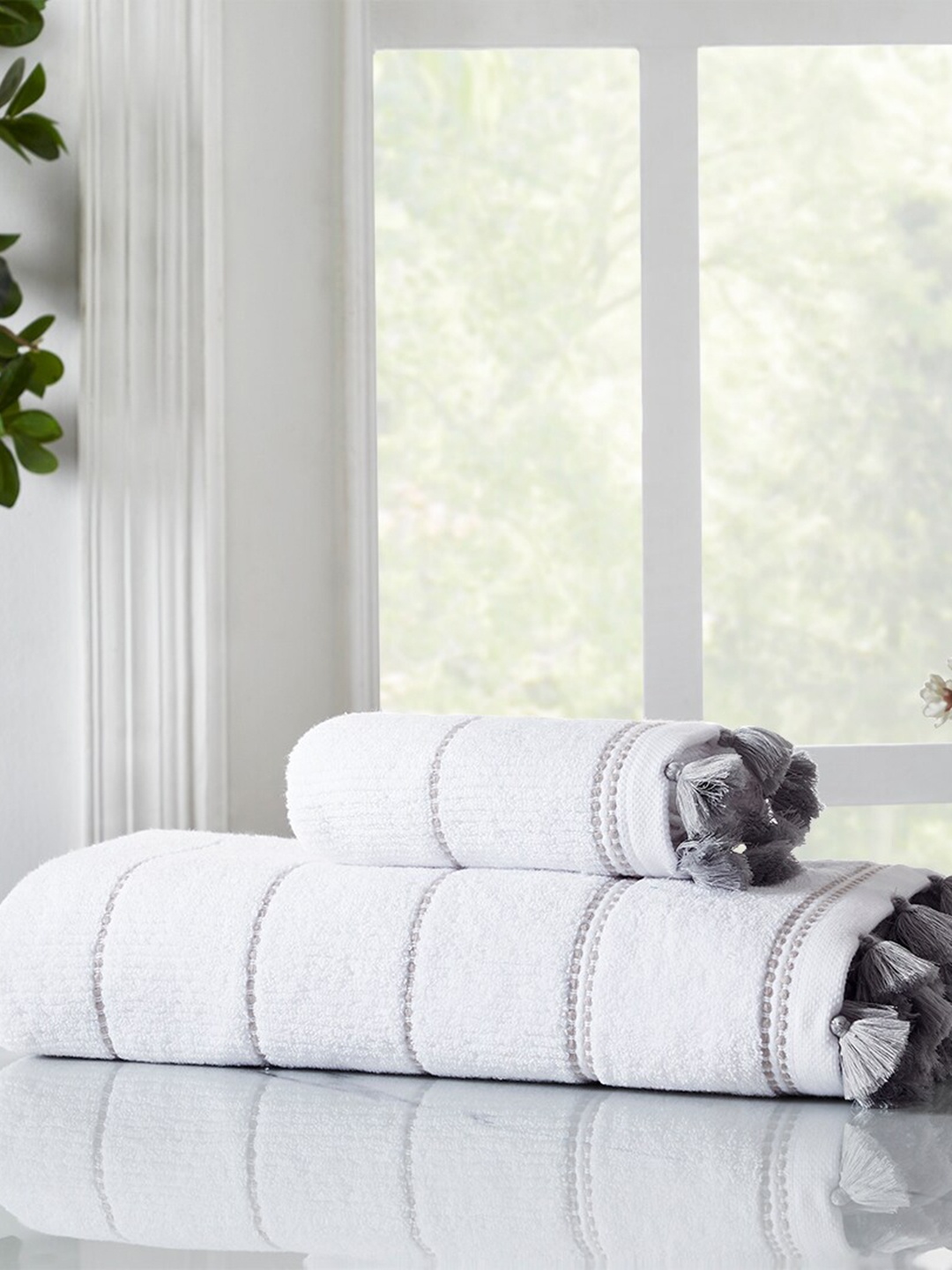 

HOUMN Olivia White & Grey 2 Pcs Striped 600 GSM Terry Cotton Tasselled Hand Towels